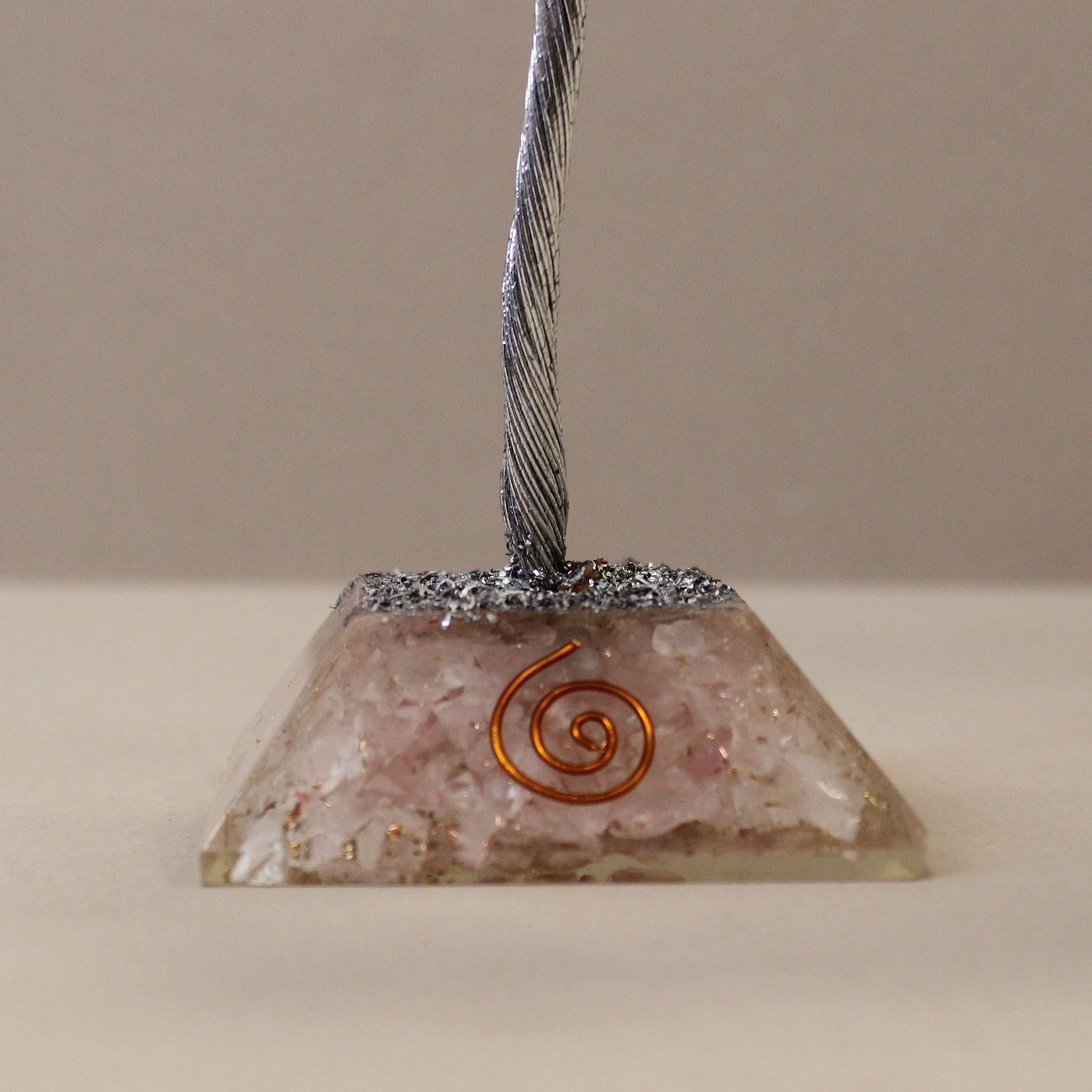 Árvore Mágica de Cristal de Quartzo Rosa com Base de Orgonite