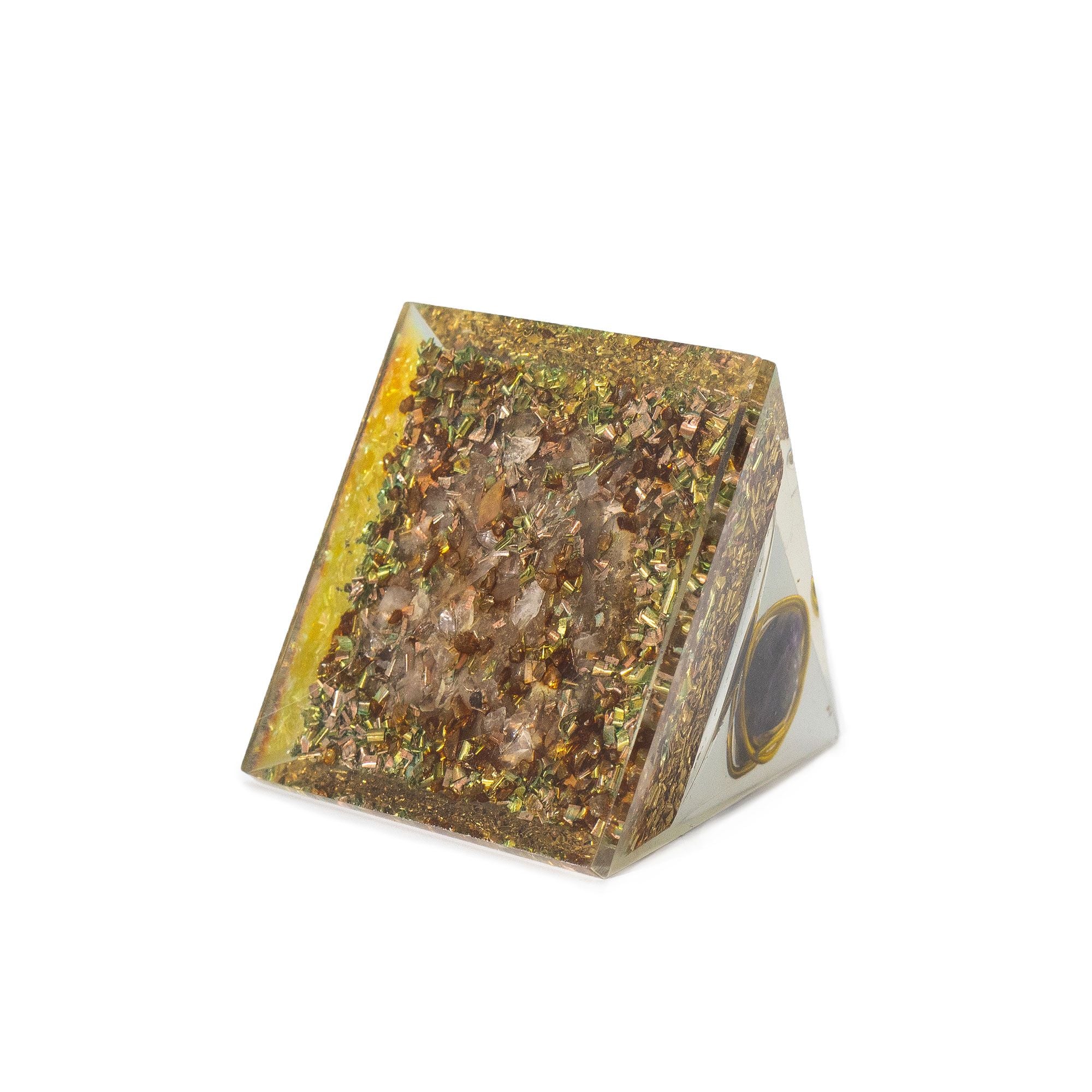 Pirâmide Média Orgonite com Ametista e Cobre 7x6 cm