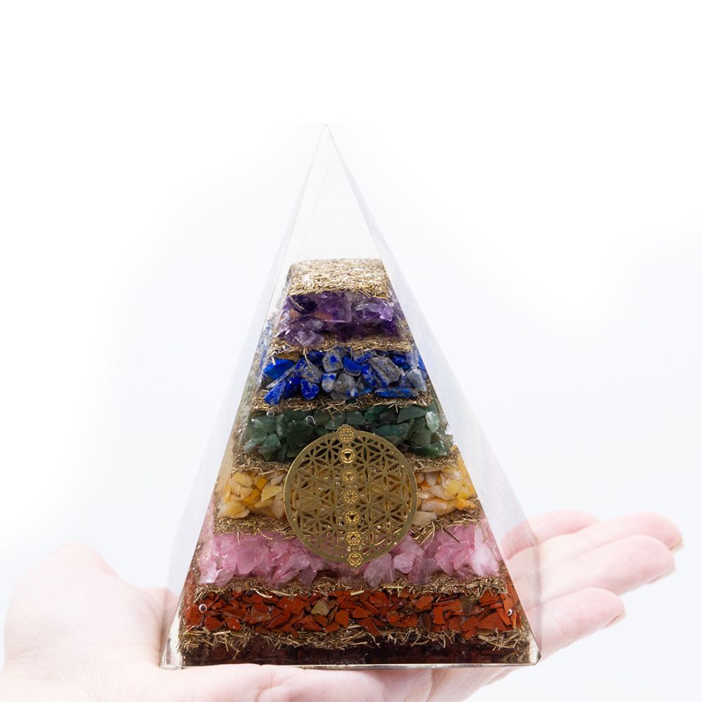 Pirâmide Orgonite Sete Chakras e Flor da Vida