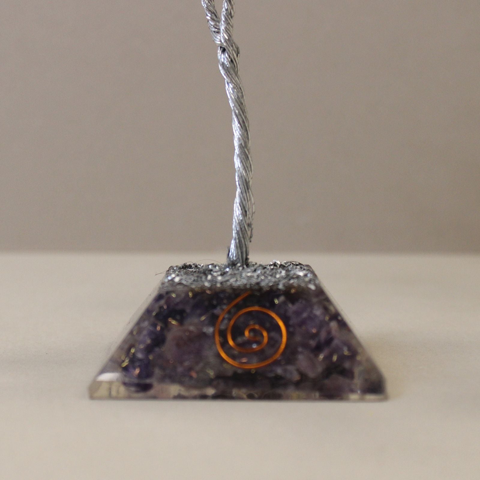 Árvore de Cristal de Ametista com Base de Orgonite