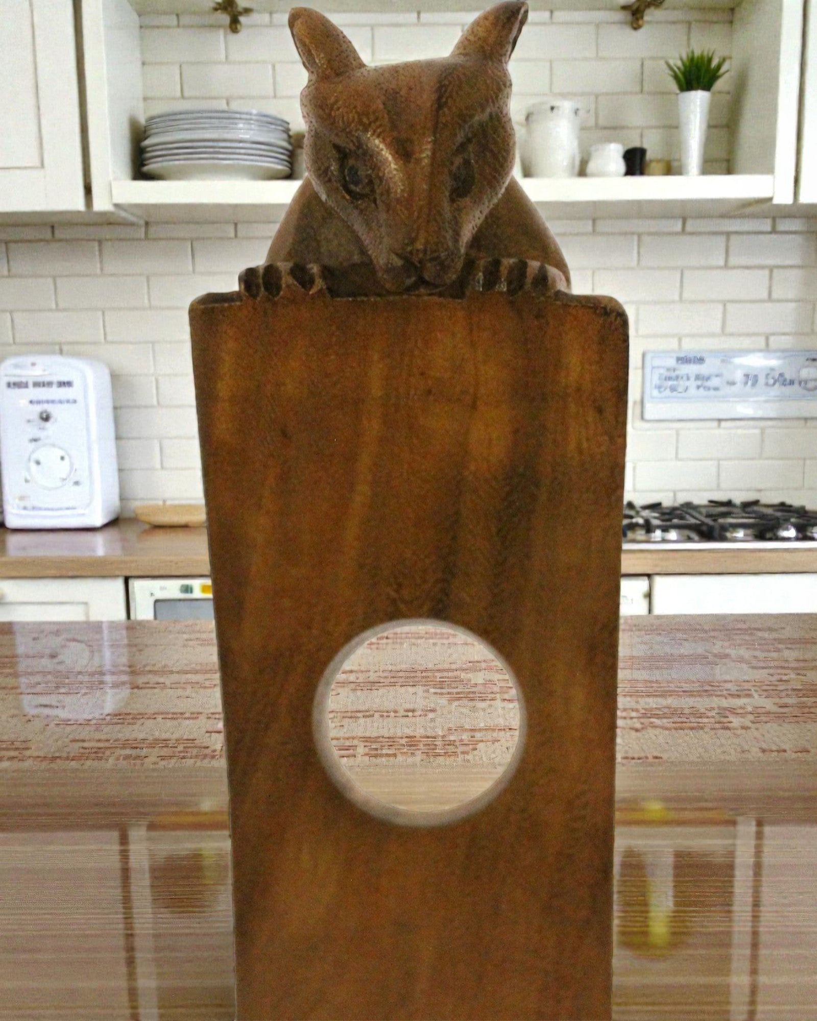 Equilíbrio Florestal – Suporte para Vinho Esculpido e Equilibrante com Ratinho