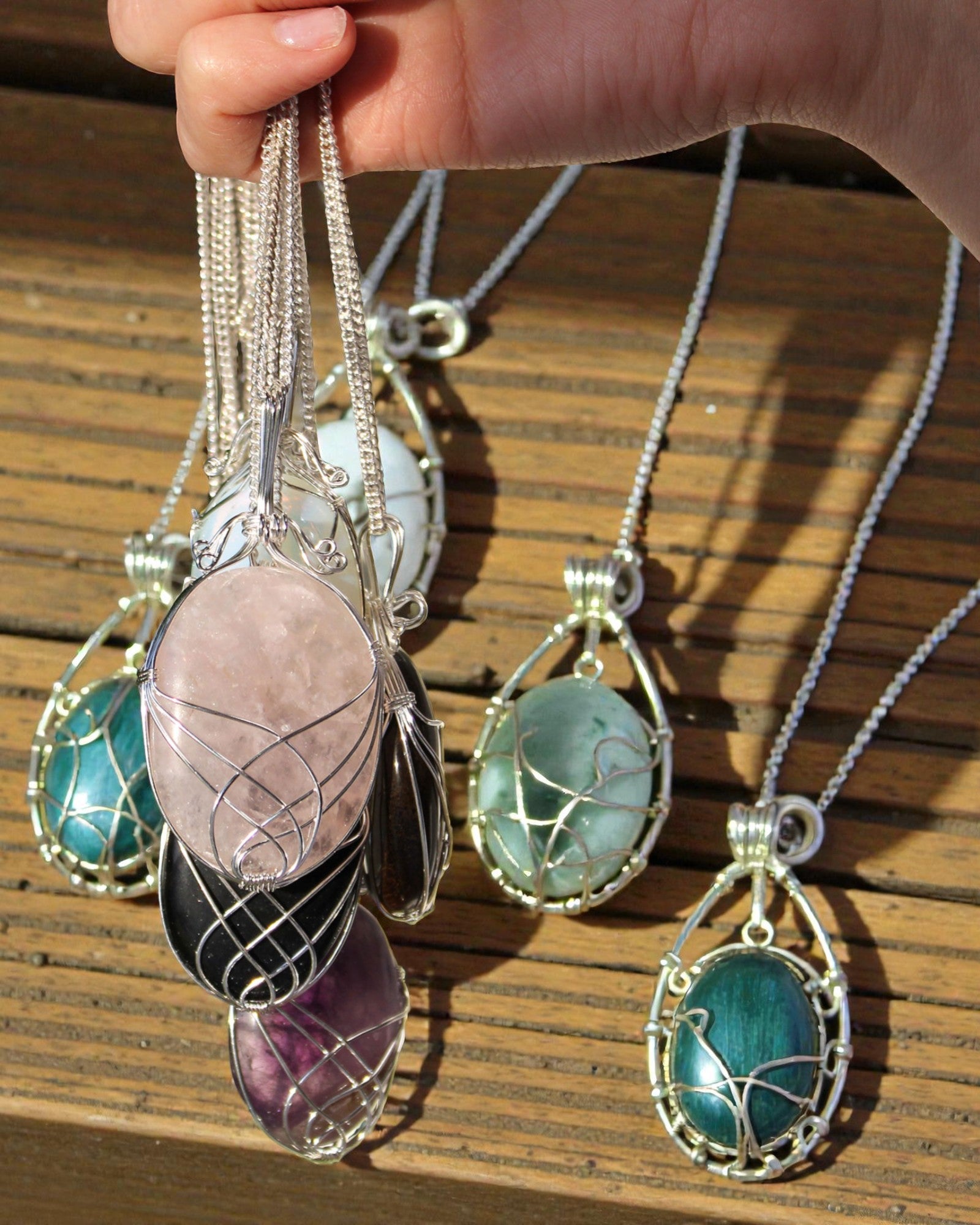 Delicadeza Espiral – Colar com Quartzo Rosa