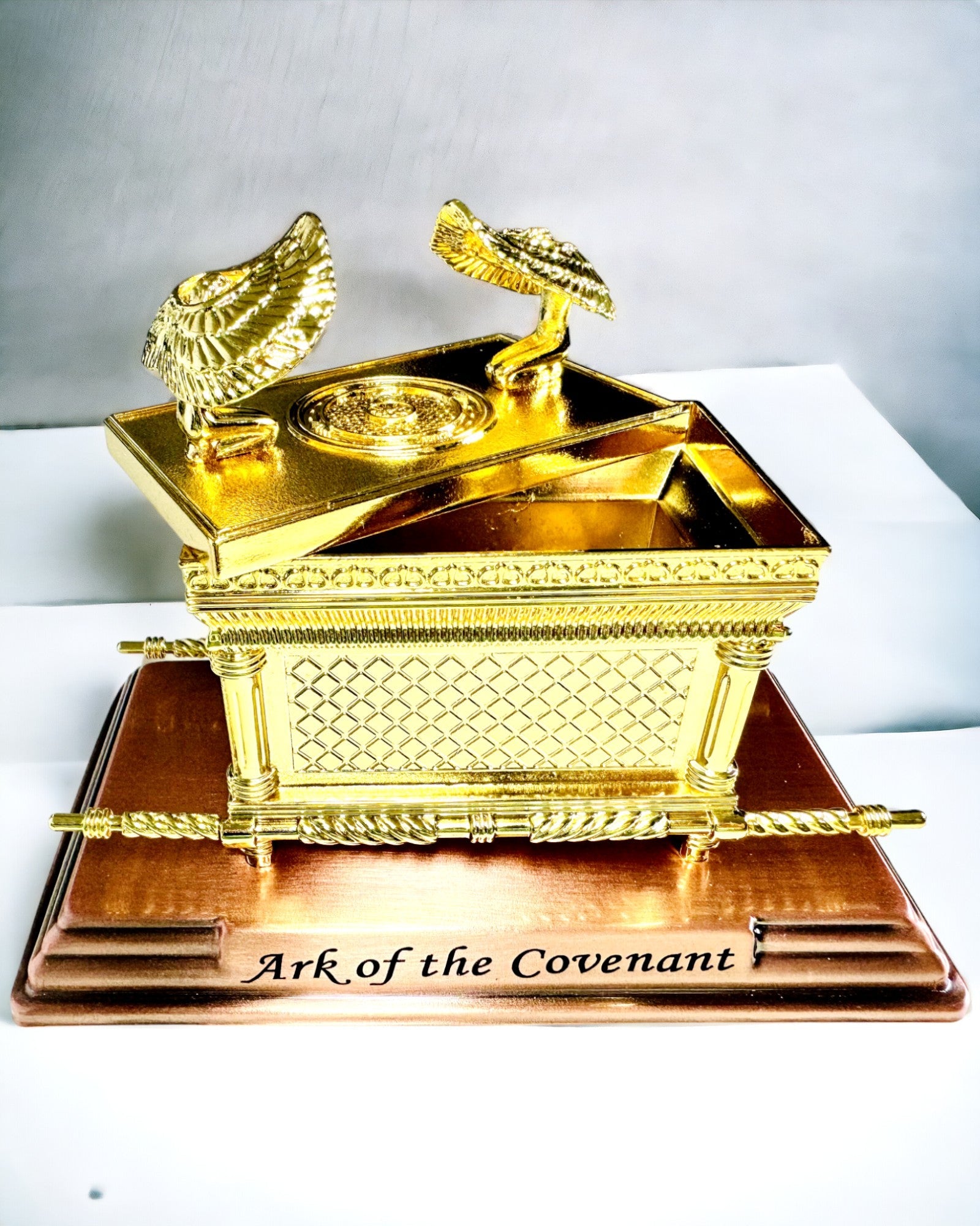 Réplica da Arca da Aliança Dourada, Estatueta Decorativa da Arca com Suporte de Cobre, Inspiração Jerusalém, 18x10x12 cm