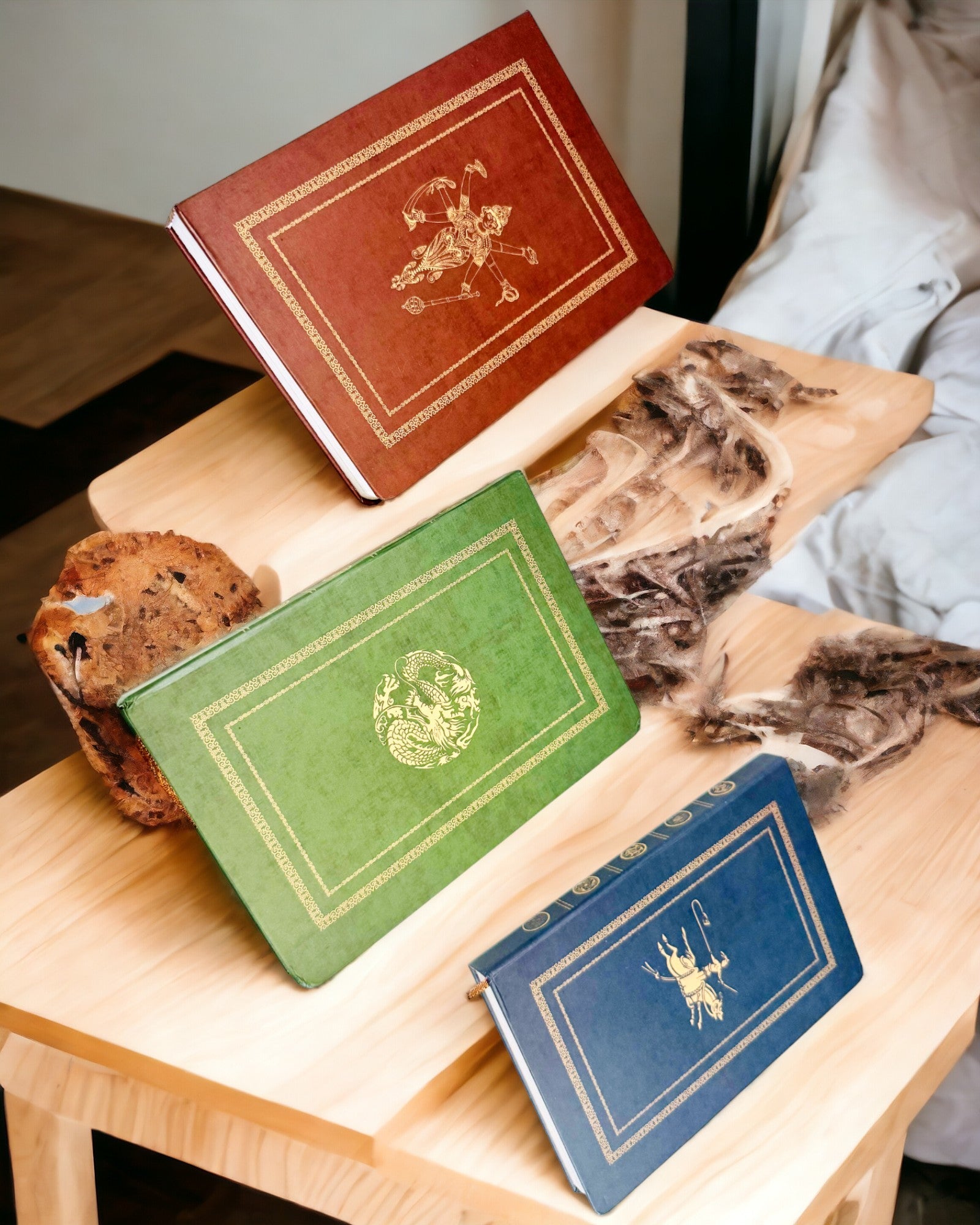 Caderno Vintage Castanho com Capa Decorativa em Estilo Retro – Caderno do Explorador – Castanho, Vintage