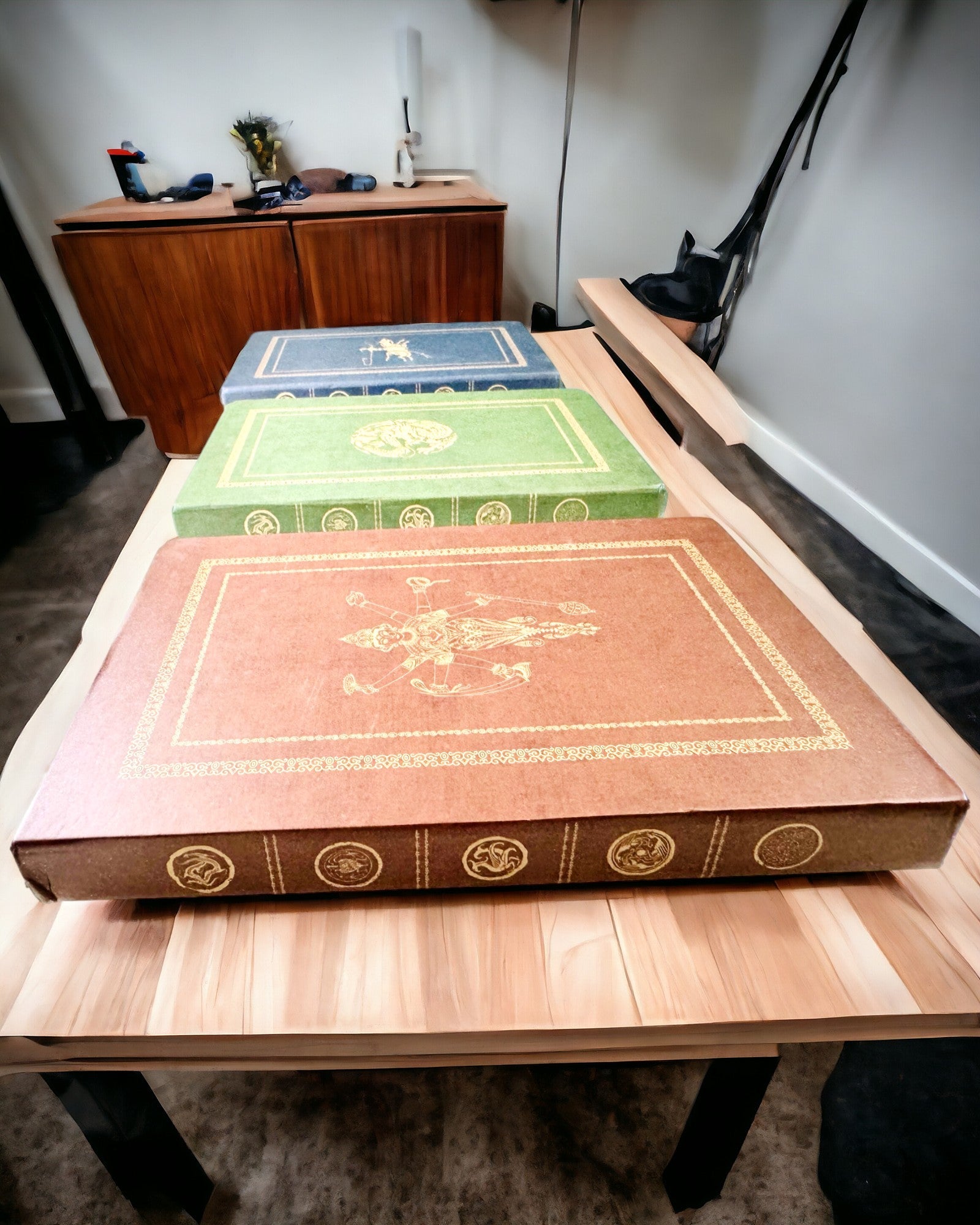 Caderno Vintage Castanho com Capa Decorativa em Estilo Retro – Caderno do Explorador – Castanho, Vintage