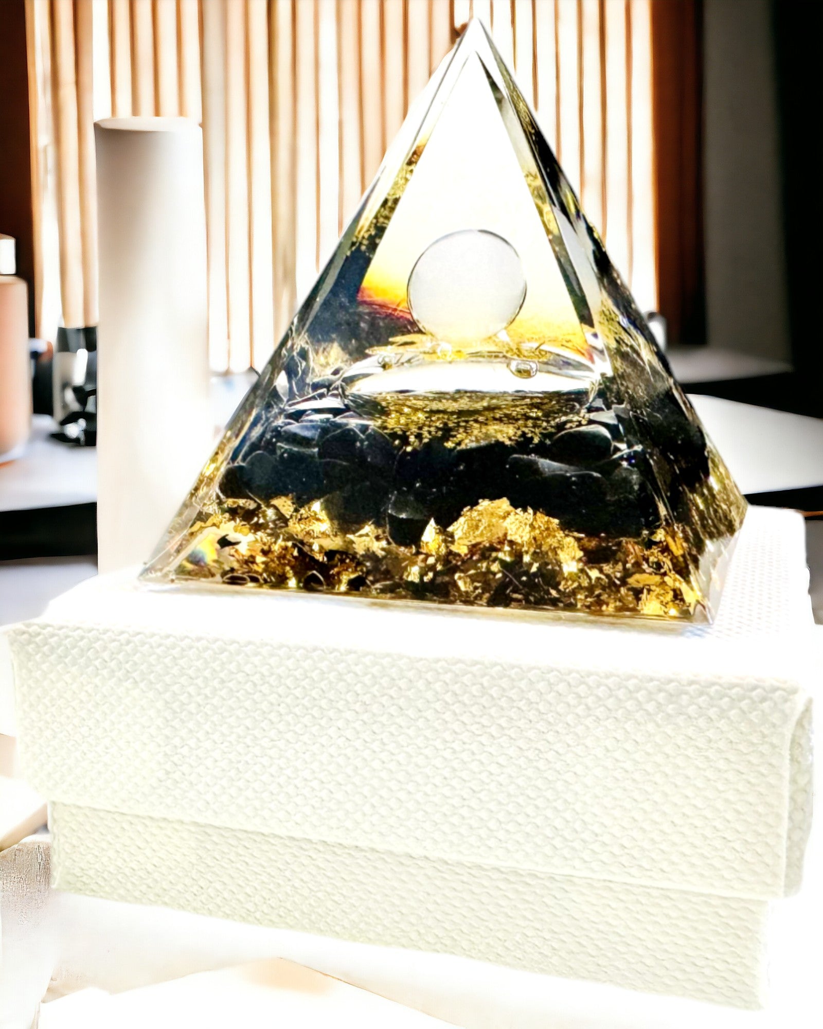 Pirâmide de Orgonite com Obsidiana – Gerador de Energia Chakra, Ferramenta de Meditação Reiki com Pedra Natural