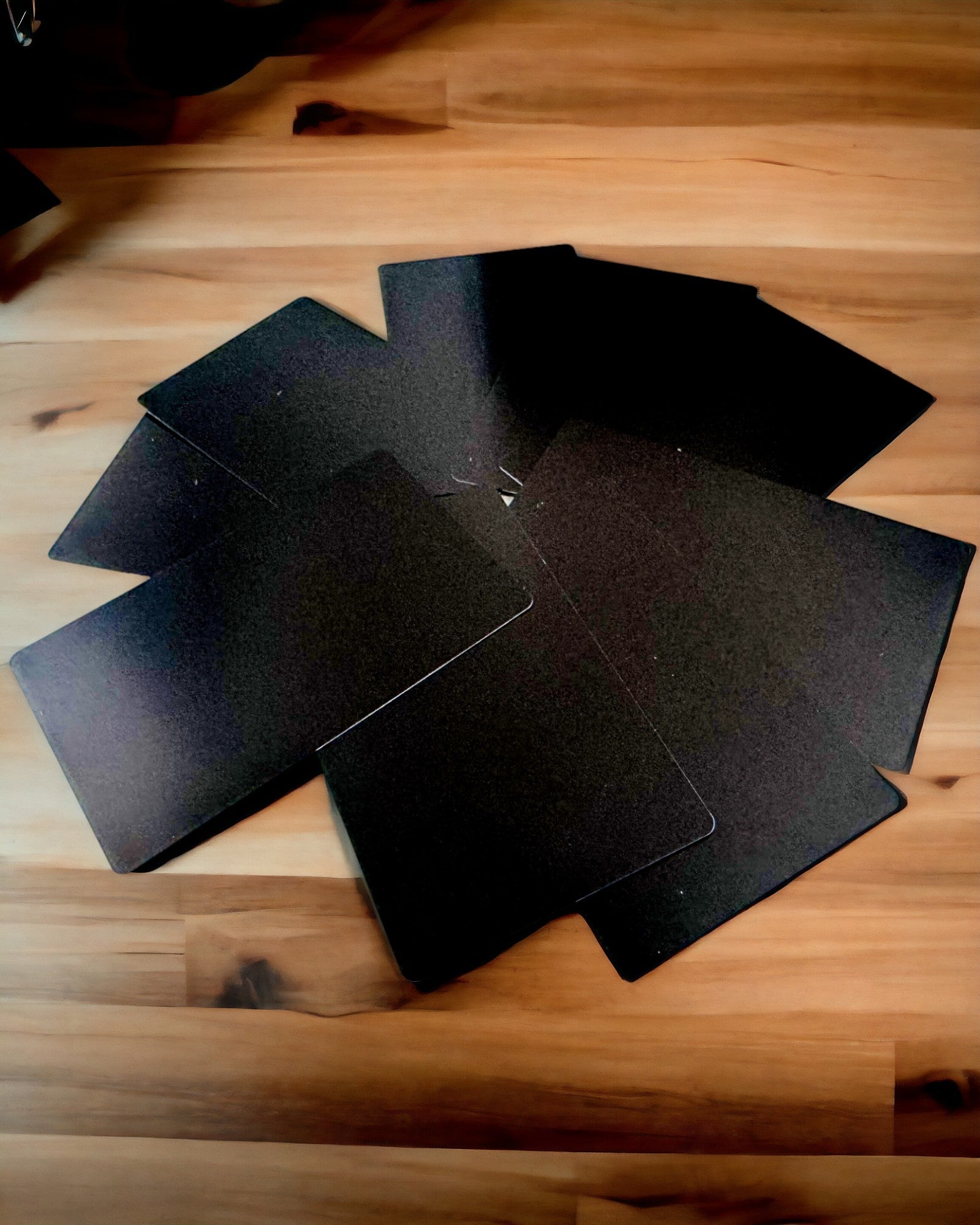 Cartão de Visita Exclusivo em Metal Preto com Possibilidade de Personalização – Ideal para Presente