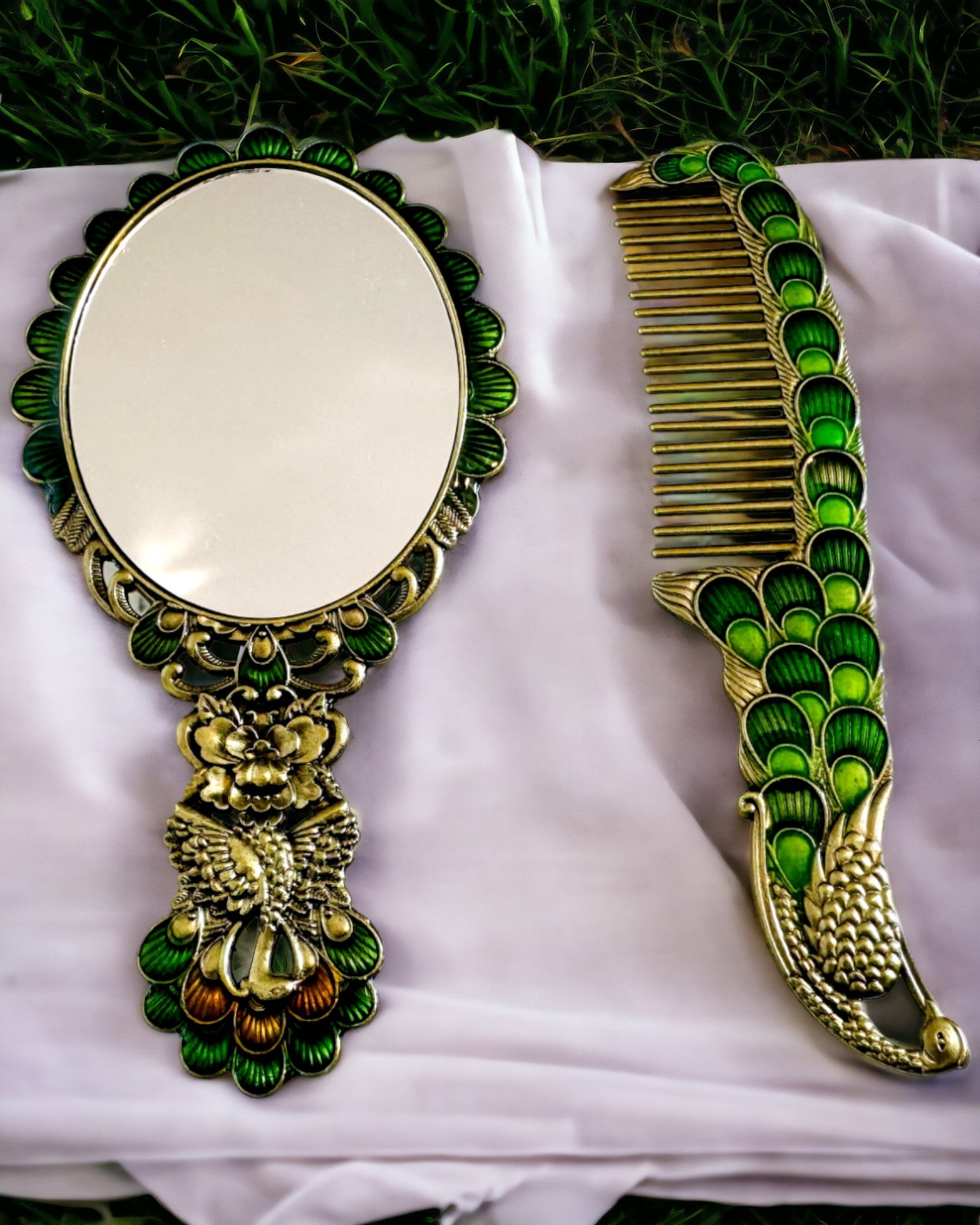 Conjunto Vintage com Espelho e Pente com Motivo de Pavão - Acessórios Cosméticos Decorativos