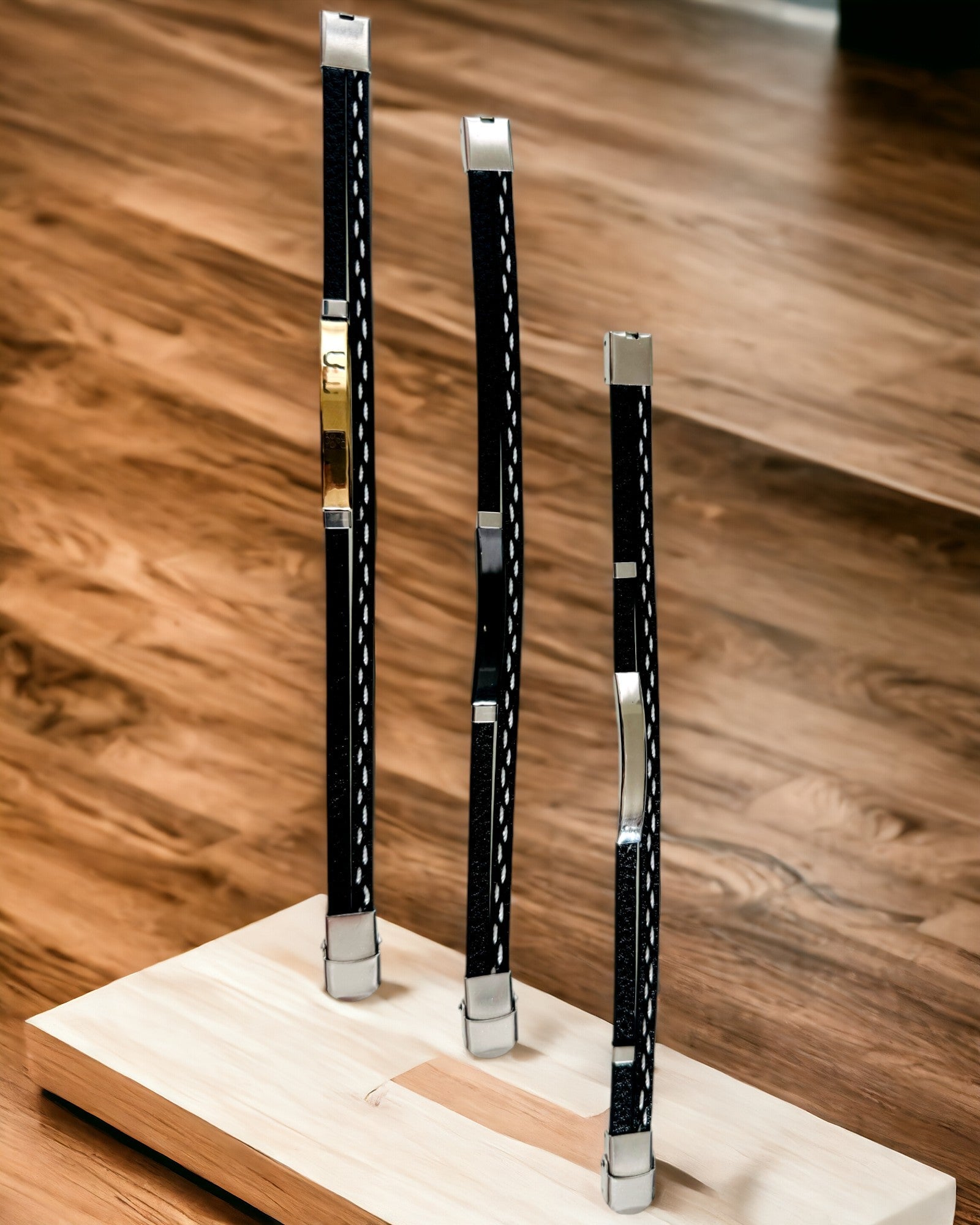 Pulseira Desportiva de Pele PU e Aço Inoxidável com Possibilidade de Gravação – 3 Cores