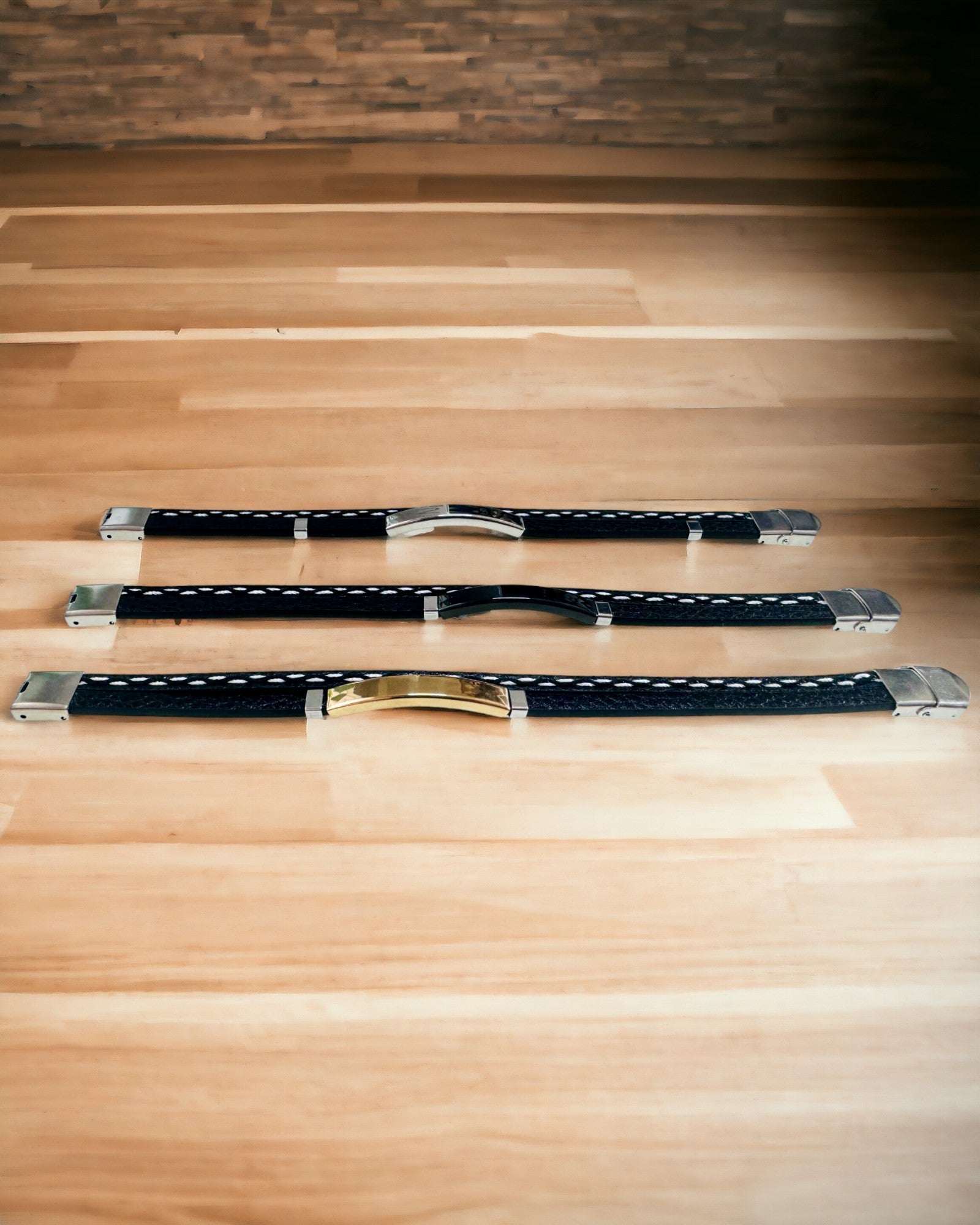 Pulseira Desportiva de Pele PU e Aço Inoxidável com Possibilidade de Gravação – 3 Cores