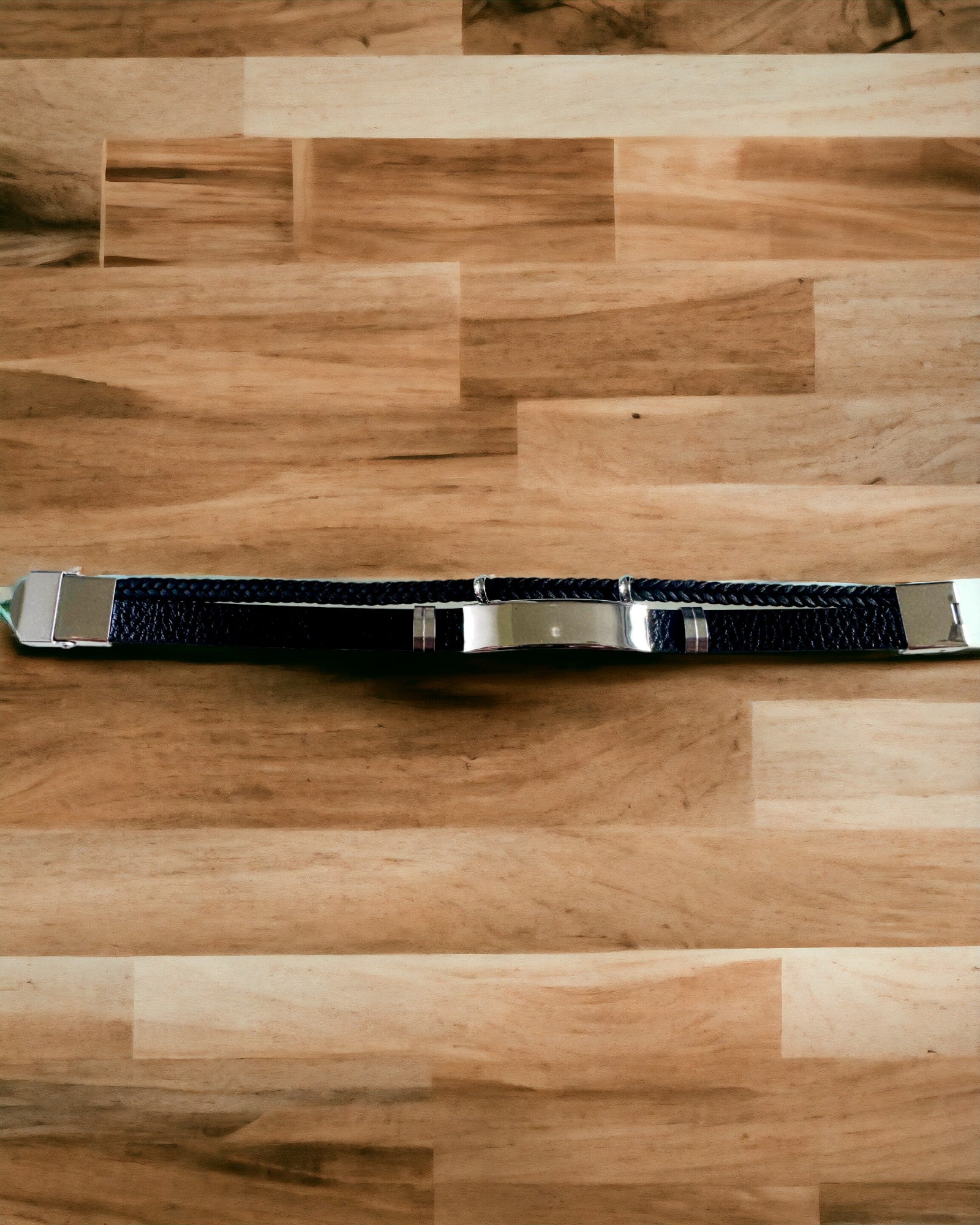 Pulseira Masculina de Pele PU e Aço Inoxidável com Possibilidade de Gravação – Disponível em Duas Opções de Cores