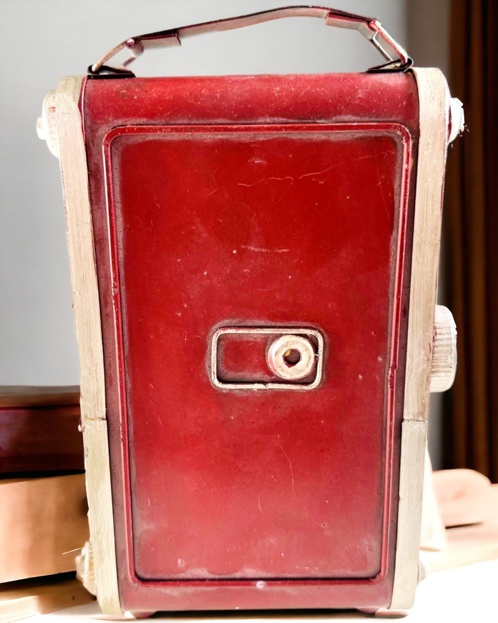 Vintage Vision: Câmara Retro Decorativa com Opção de Gravação