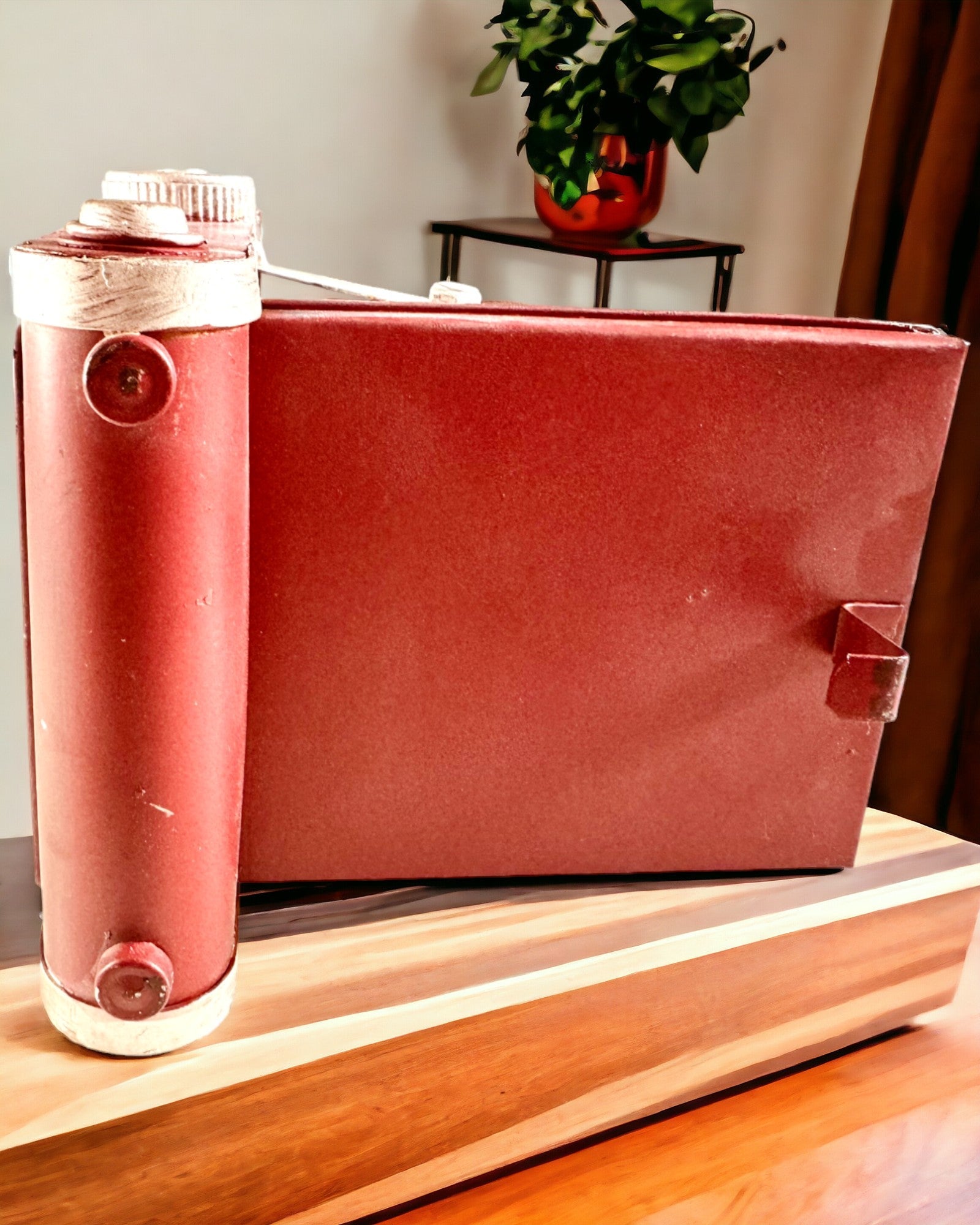 Vintage Vision: Câmara Retro Decorativa com Opção de Gravação