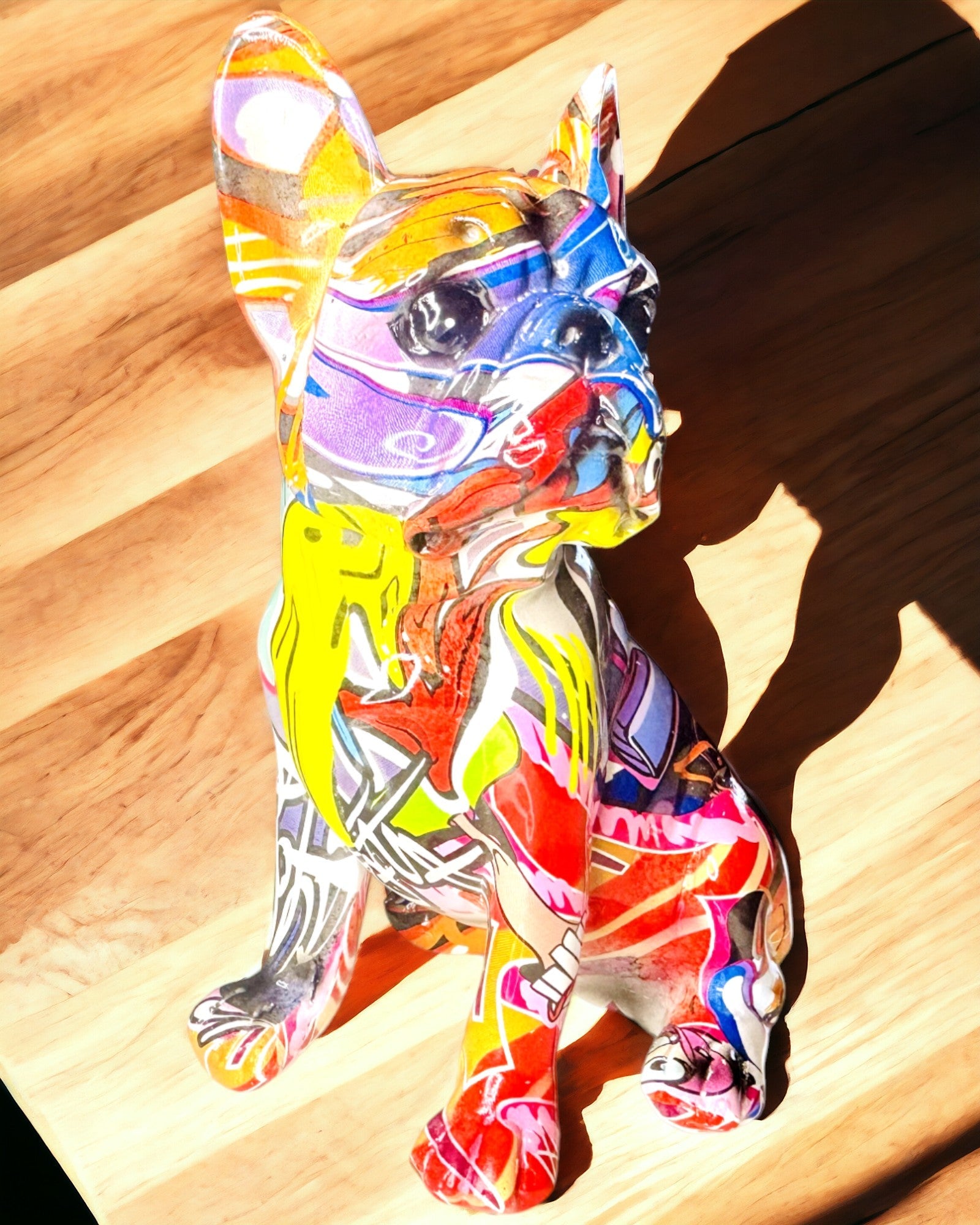 Estatueta de Bulldog Francês Feita à Mão em Estilo Street Art com Opção de Gravação