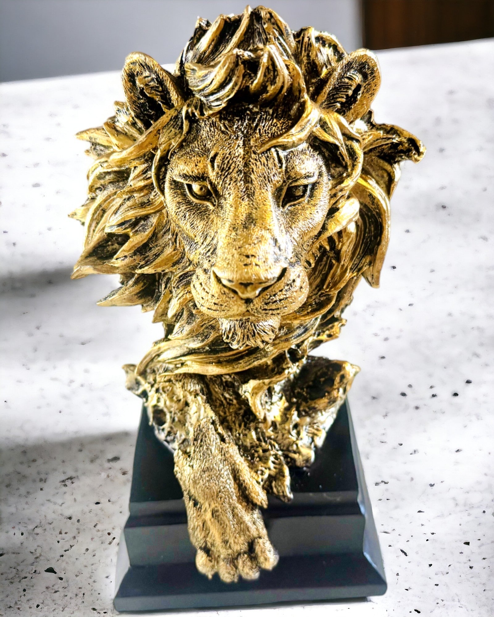 Leão Real - Figura Decorativa Majestosa com Possibilidade de Gravação, 2 variantes de cores à escolha, para presente