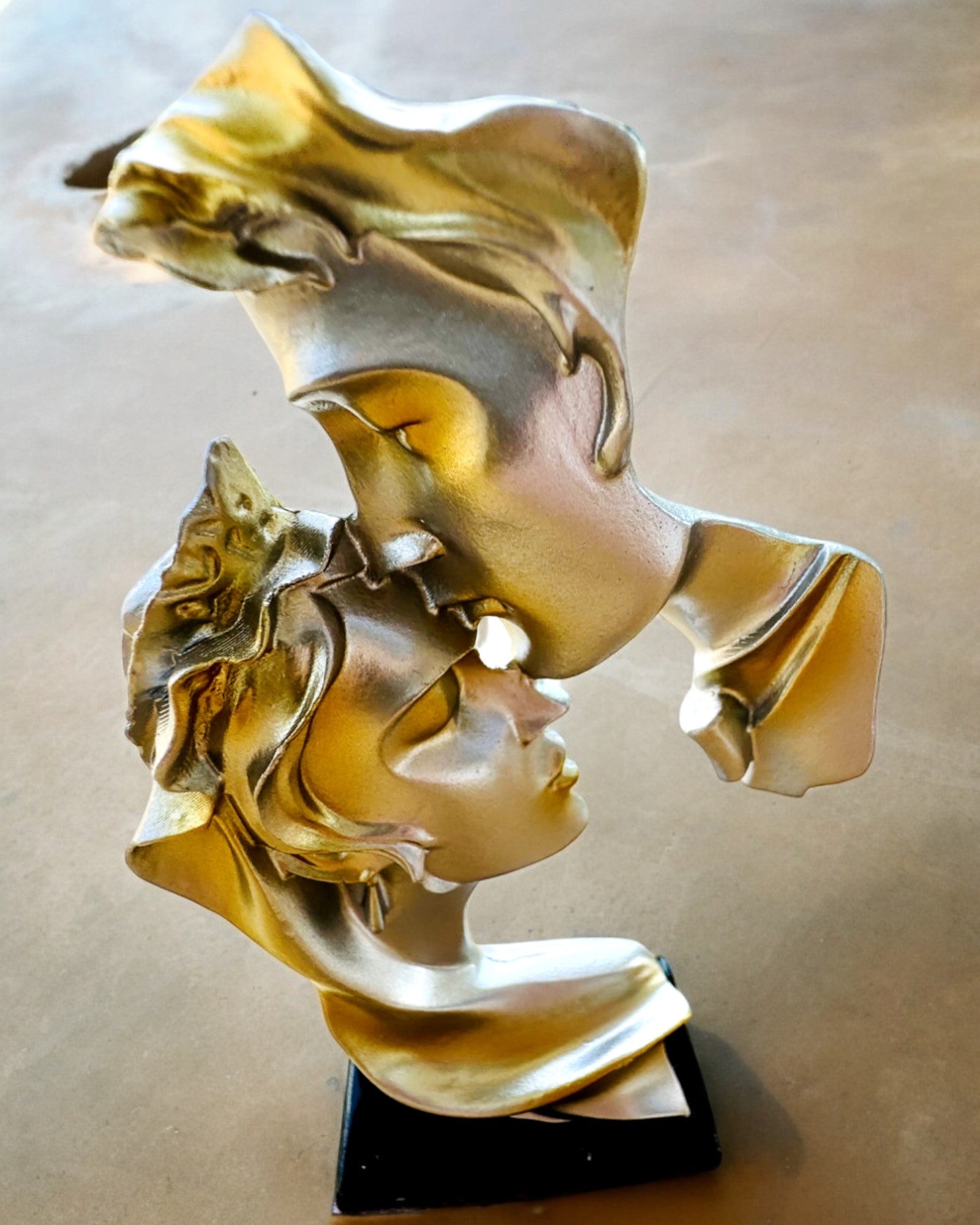 Estatueta "Elegancja em Pedra" cor prateada - Decorativa com Opção de Gravação, 2 dimensões à escolha