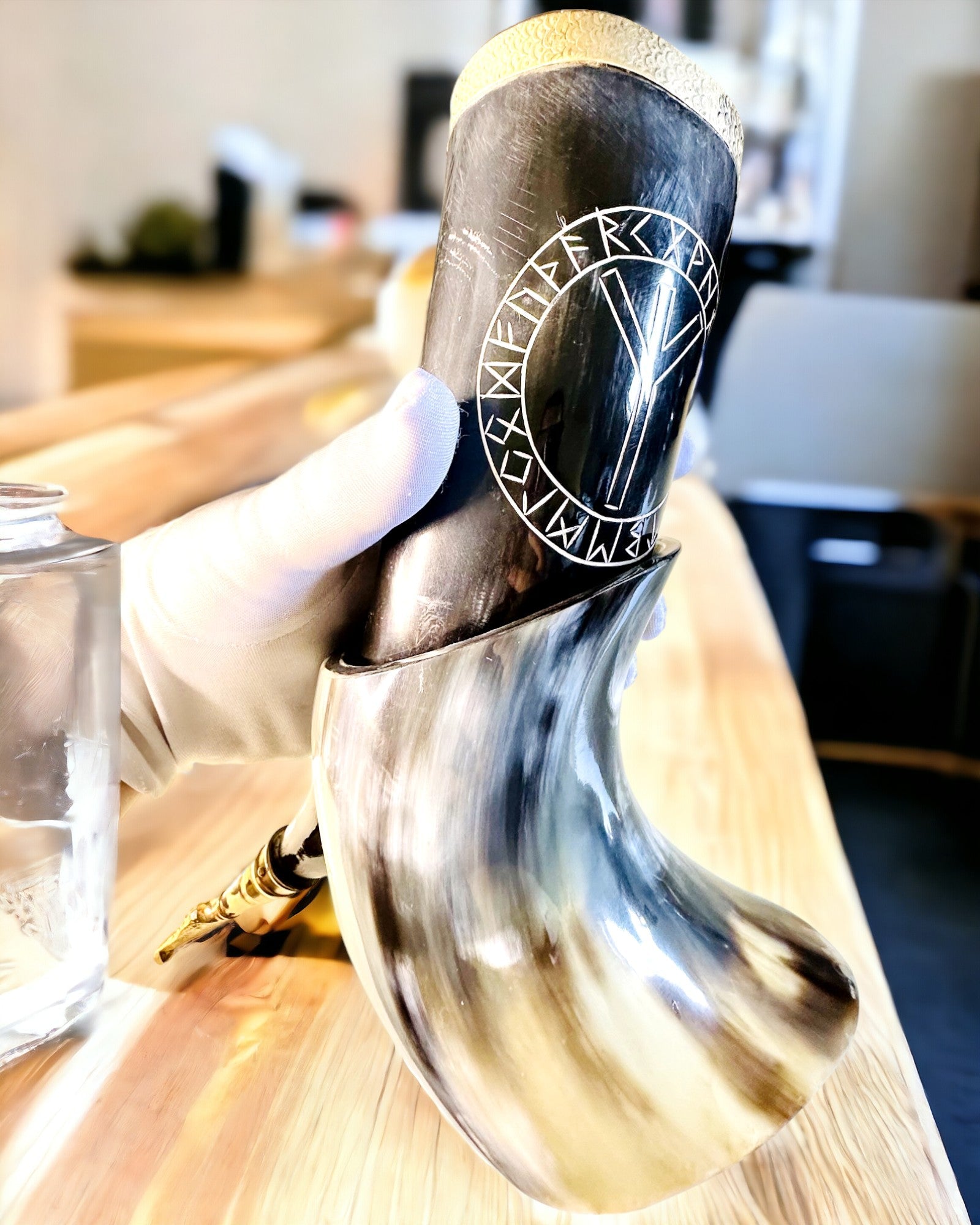 Caneca de Chifre "Viking Valor" - Gravada à Mão, Qualidade Premium - 4 variantes à escolha