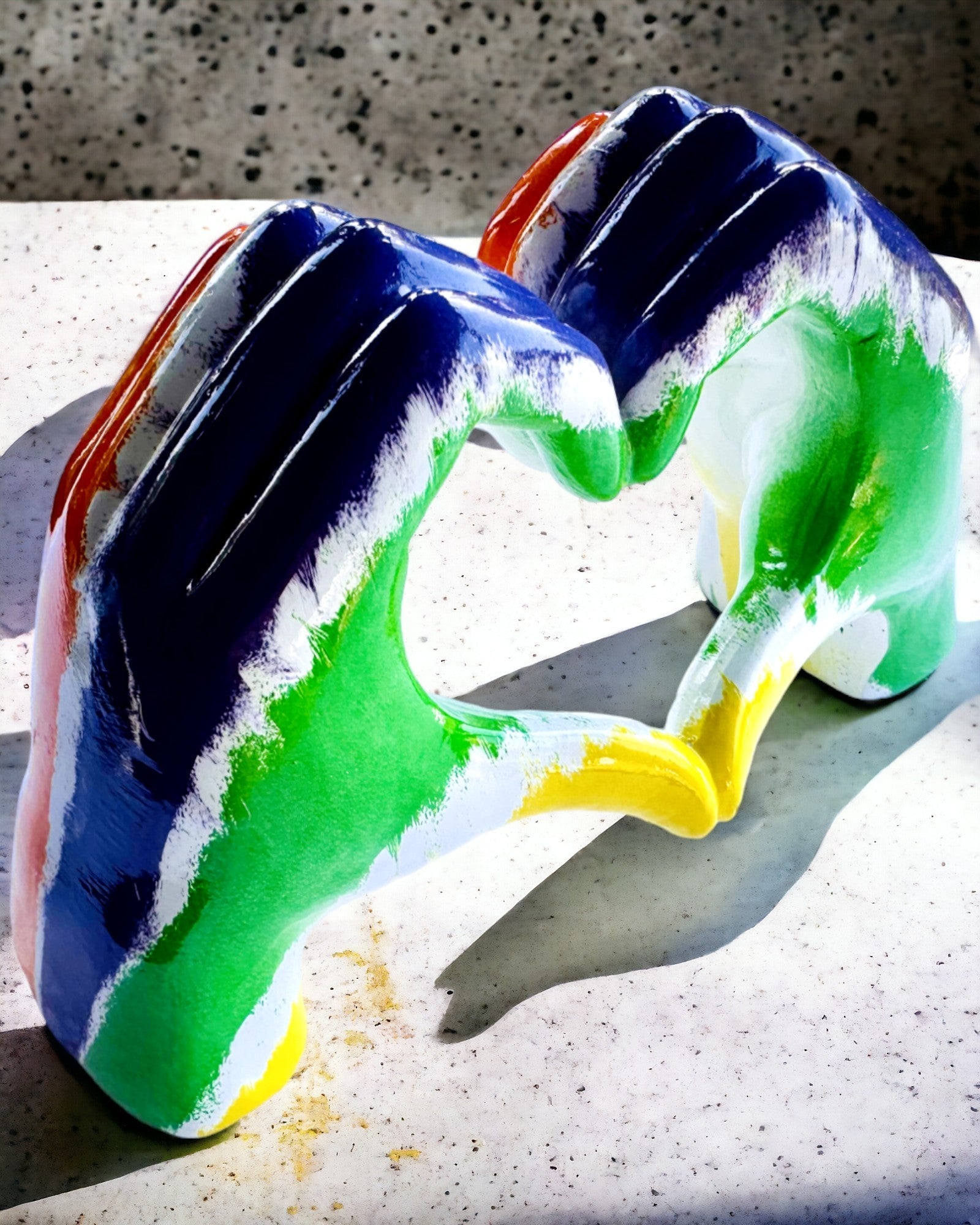 Coração Colorido Espacial - Estatueta Decorativa de Resina com possibilidade de personalização, para presente