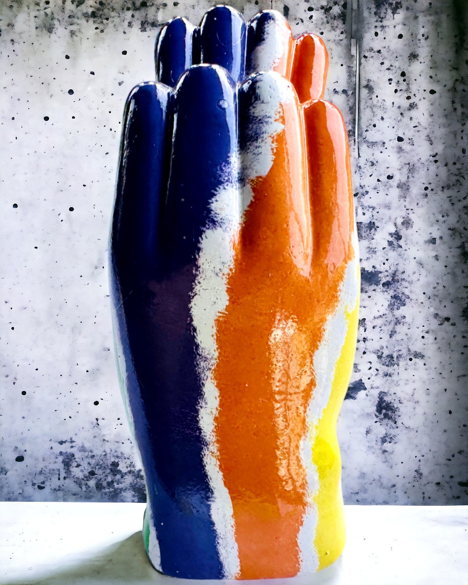 Coração Colorido Espacial - Estatueta Decorativa de Resina com possibilidade de personalização, para presente