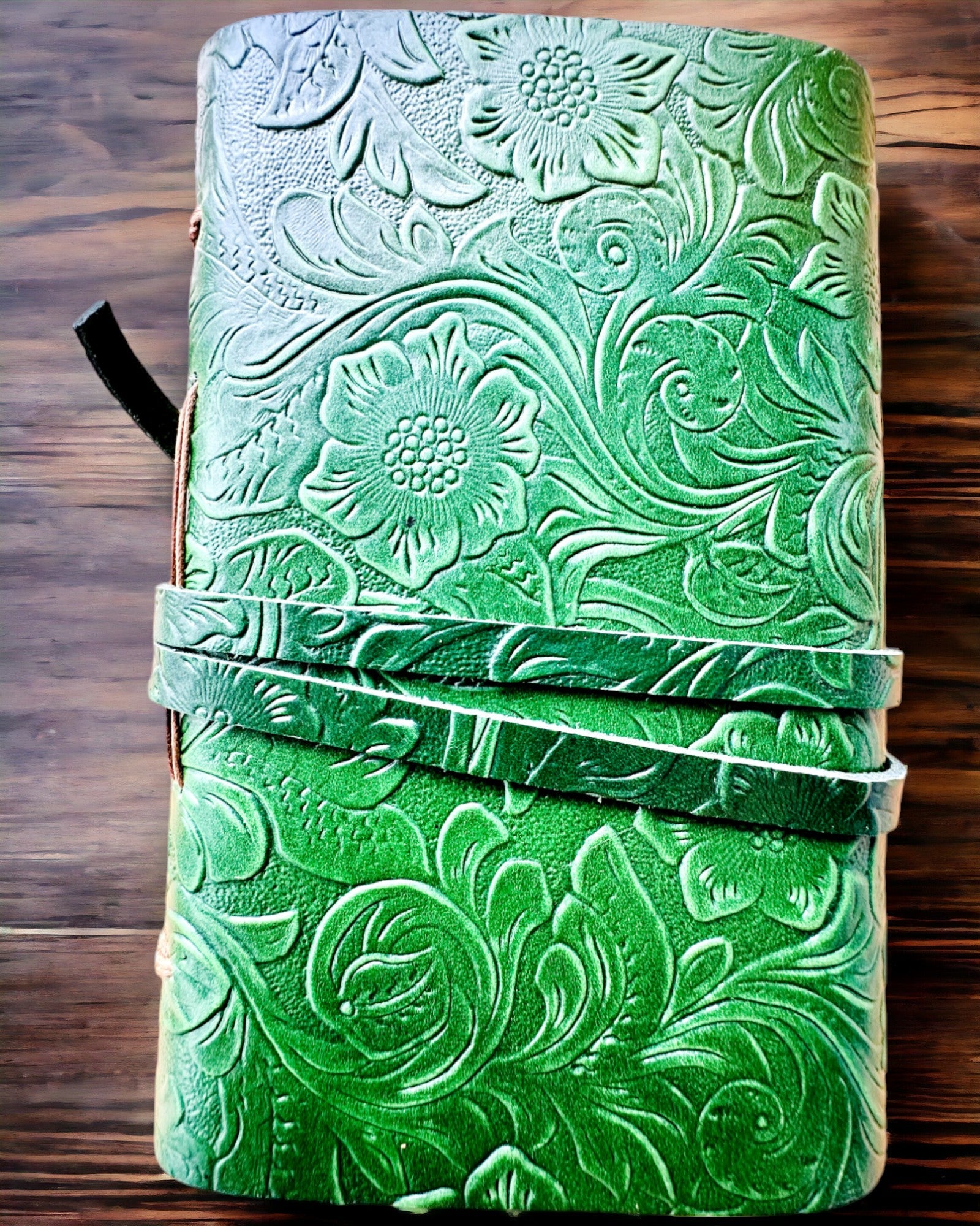 Notatnik Premium em Couro "Elegância da Natureza" - 200 páginas, 120g, caderno, bloco de desenho, 2 cores à escolha, personalização com gravação