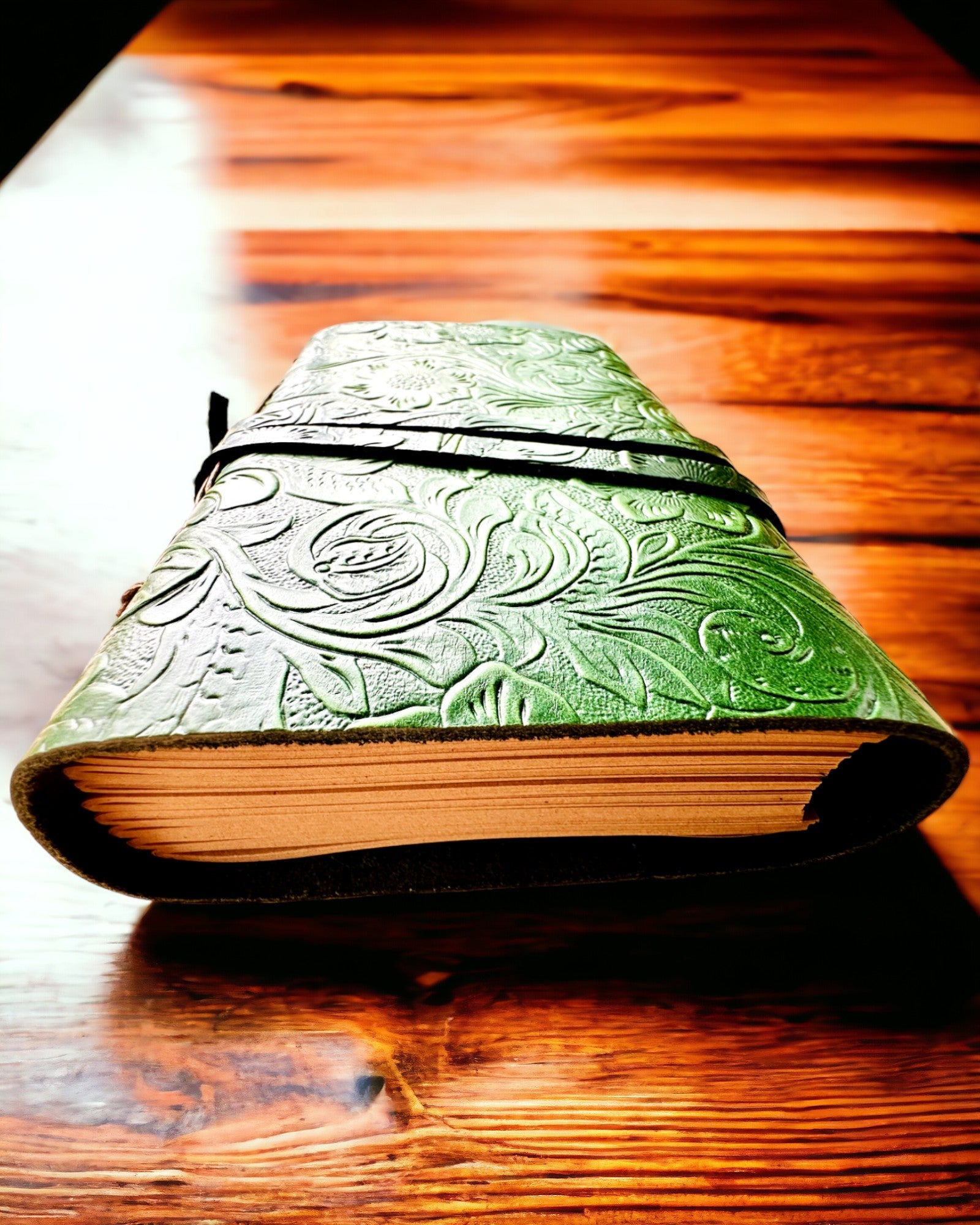 Notatnik Premium em Couro "Elegância da Natureza" - 200 páginas, 120g, caderno, bloco de desenho, 2 cores à escolha, personalização com gravação