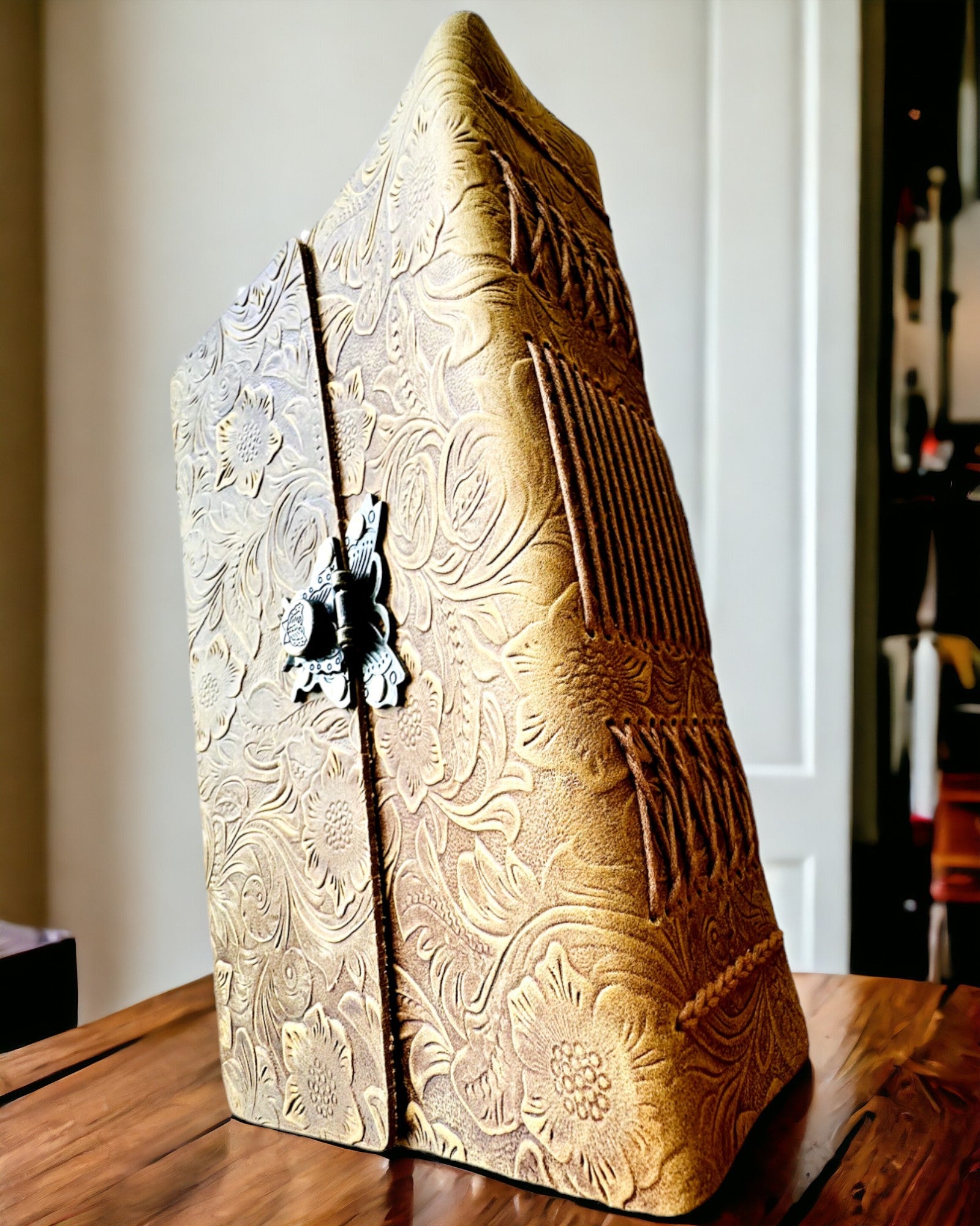 Caderno Retro de Luxo com Capa de Couro - "Vintage Elegance", 480 páginas, possibilidade de personalização com gravação