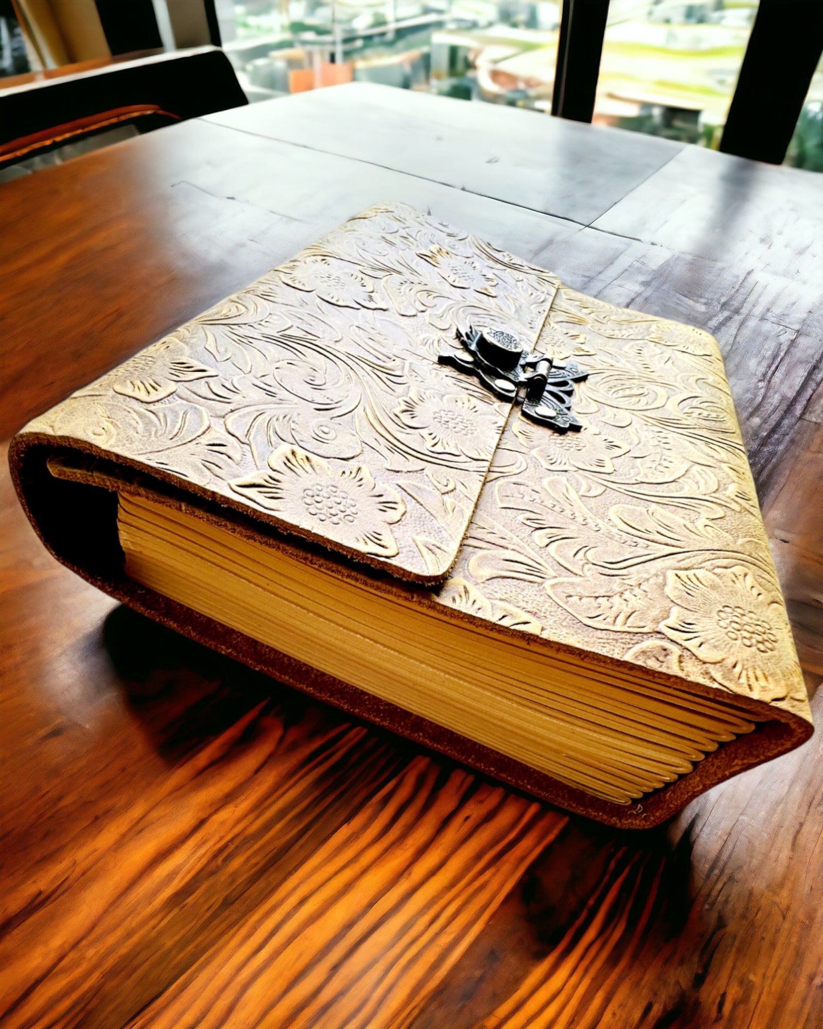 Caderno Retro de Luxo com Capa de Couro - "Vintage Elegance", 480 páginas, possibilidade de personalização com gravação