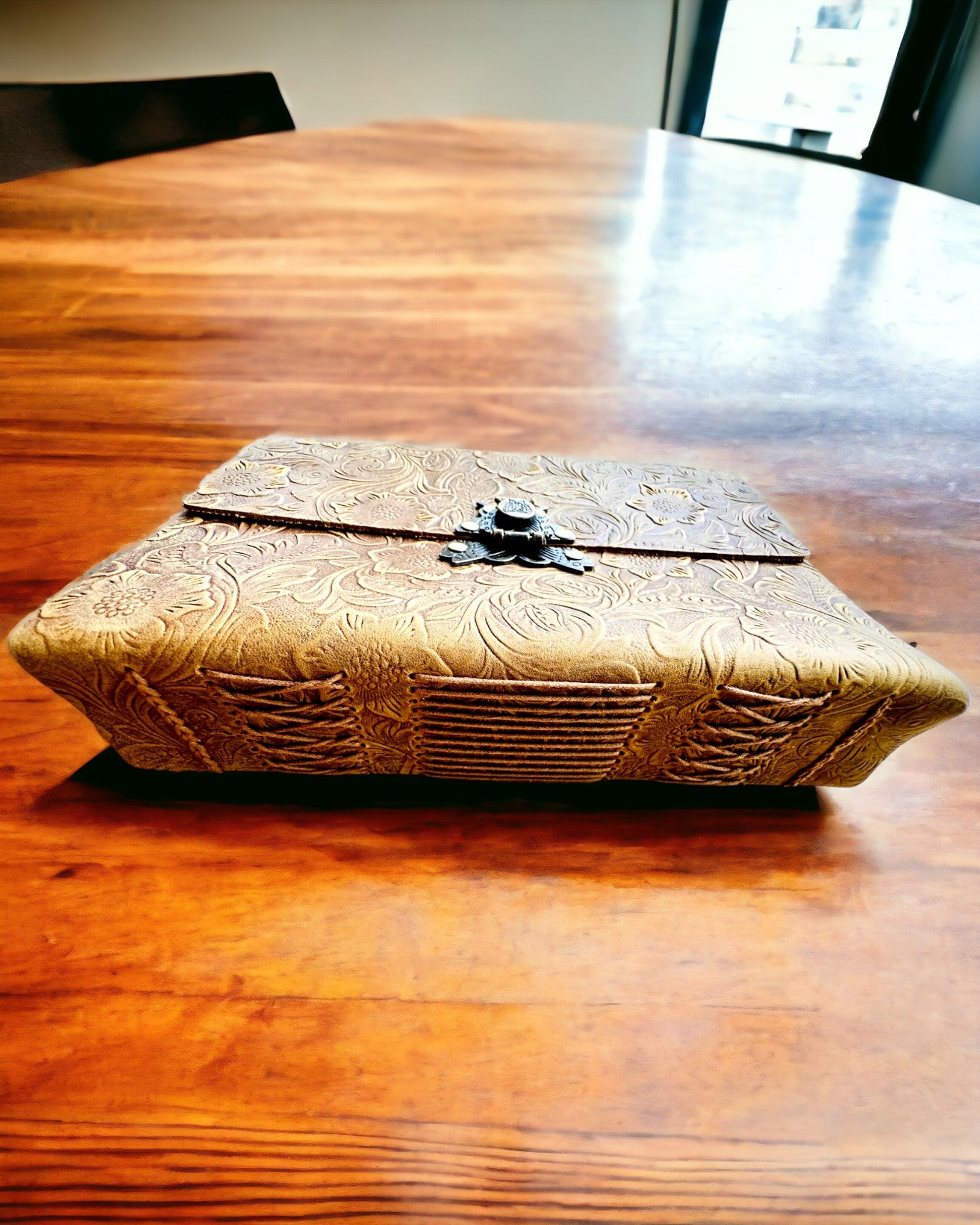 Caderno Retro de Luxo com Capa de Couro - "Vintage Elegance", 480 páginas, possibilidade de personalização com gravação