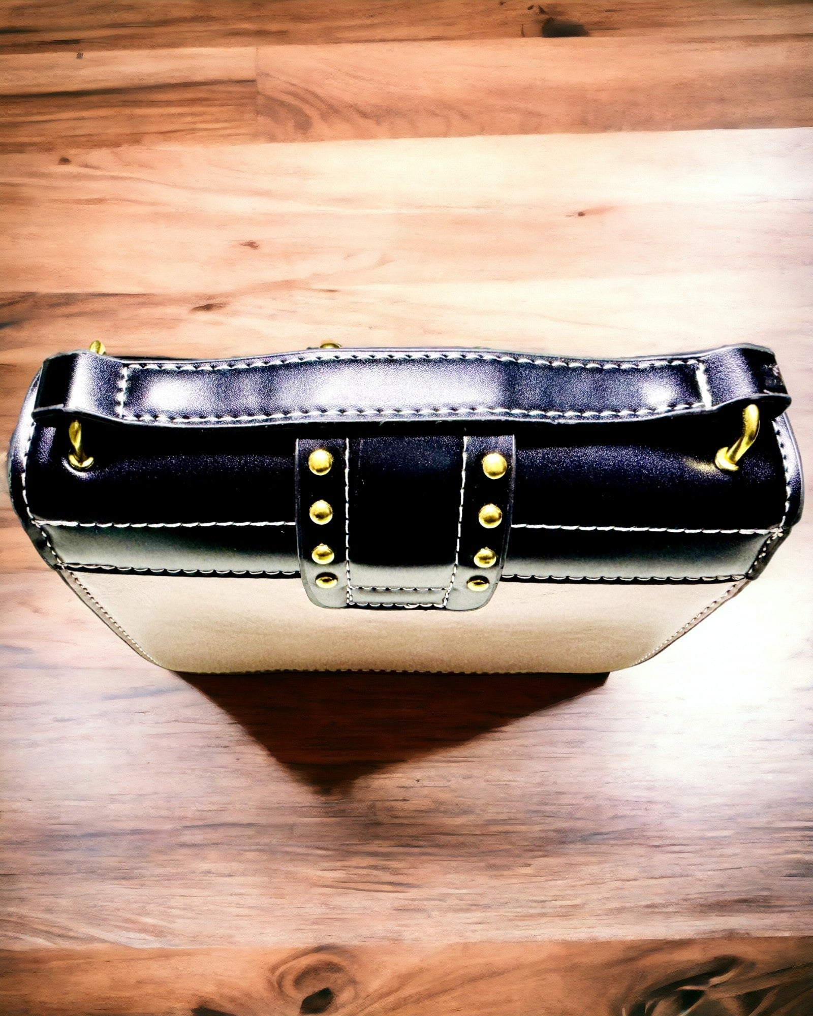 Bolsa Quadrada de Ombro Roxo Claro com Motivo de Leão – Bolsa Elegante de Pele PU Texturizada. Personalização com gravação