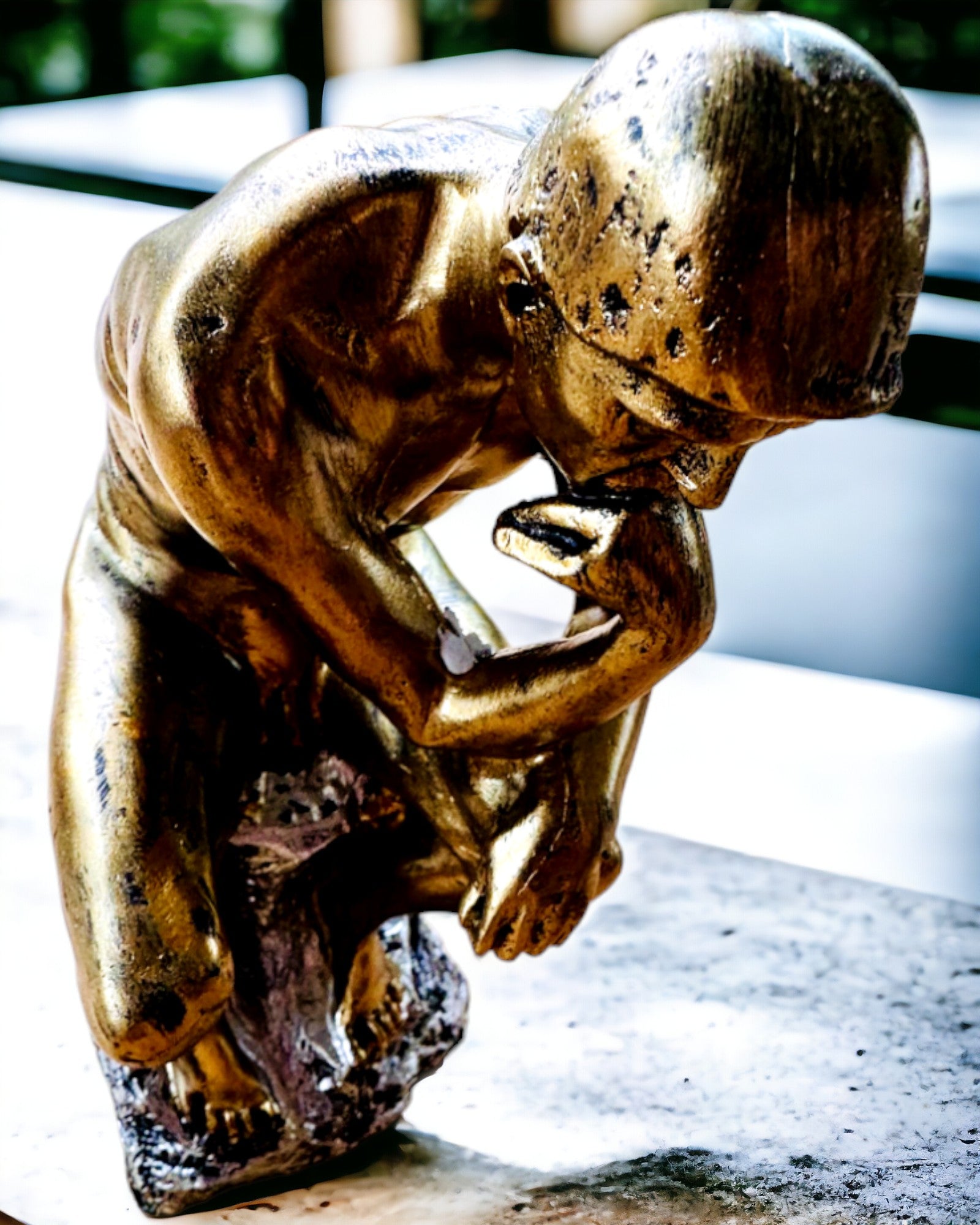 Złoty Myśliciel - Estatueta de resina, personalização com gravação