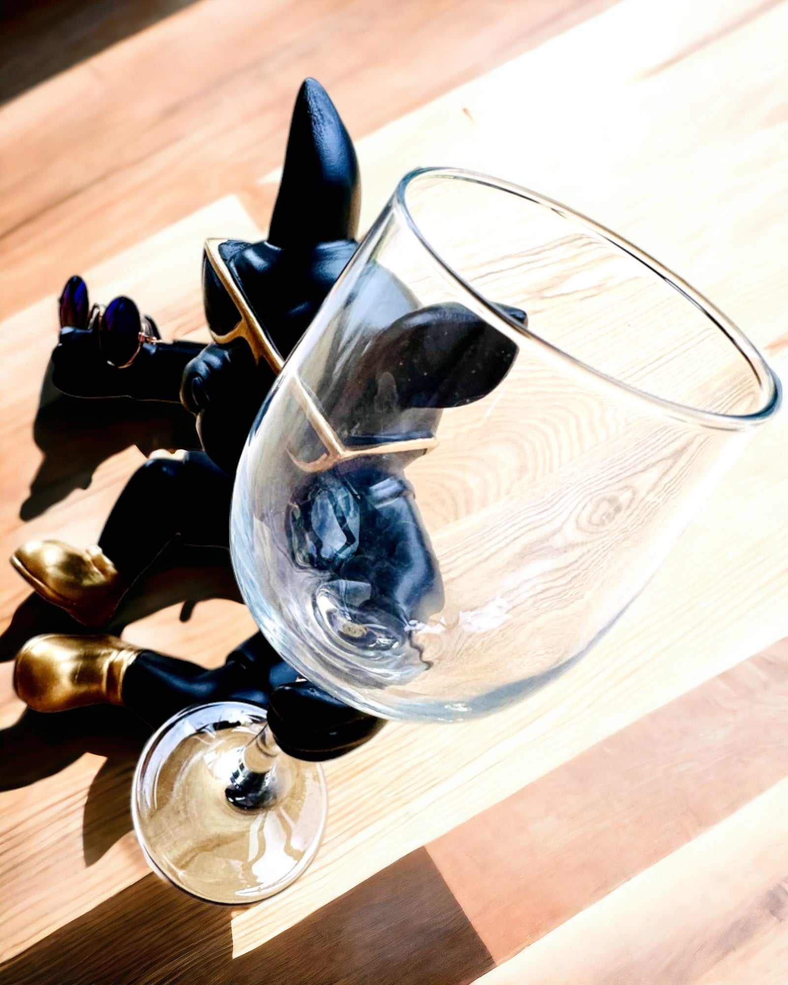 Estatueta Exclusiva "Bulldog Estiloso", cor preta, suporte para copo de vinho ou champanhe, personalização com gravação