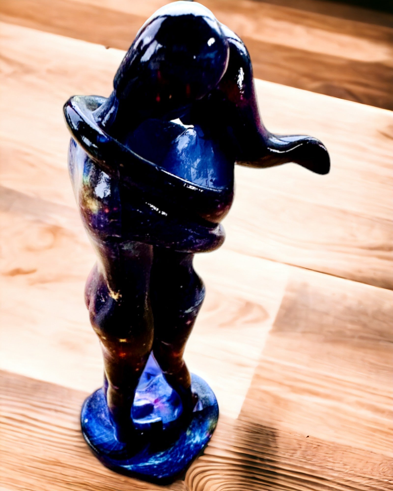 Abraço Cósmico - Estatueta de Resina com Opção de Gravação