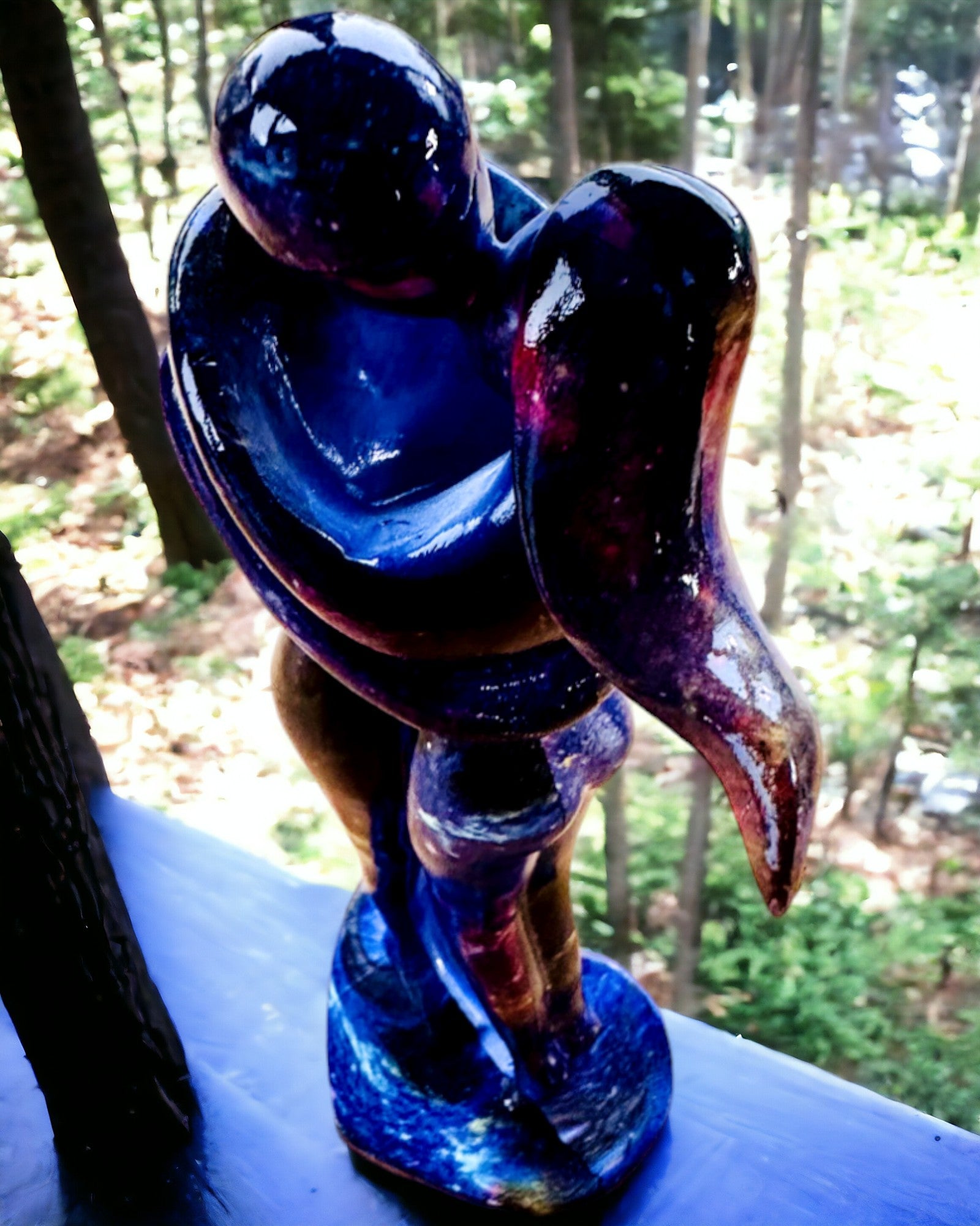 Abraço Cósmico - Estatueta de Resina com Opção de Gravação