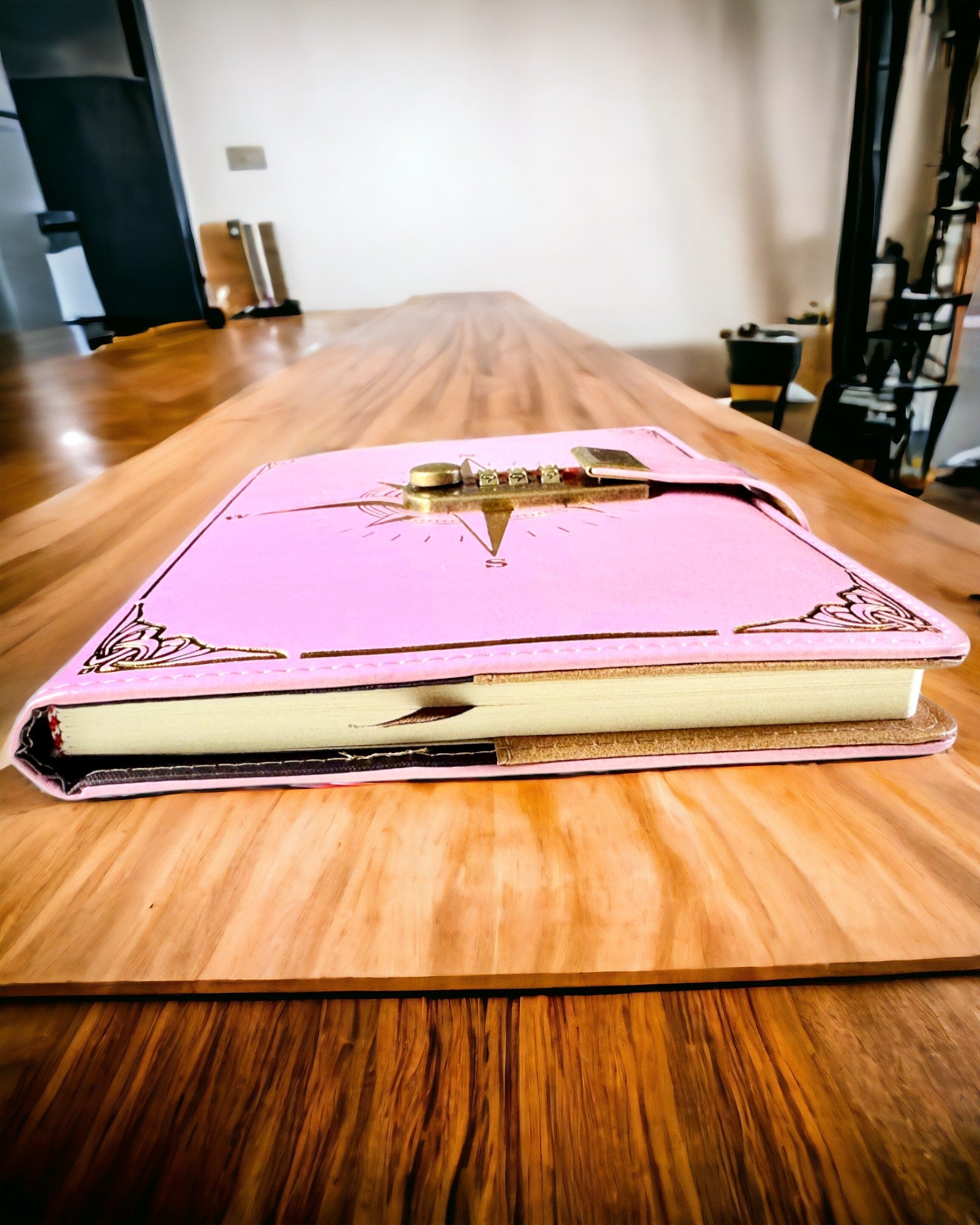 Notatnik Premium com Fecho de Código A5 - Estilo Vintage com Bússola, Design Japonês, Artigos de Papelaria para Estudantes e Negócios. Personalização com gravação