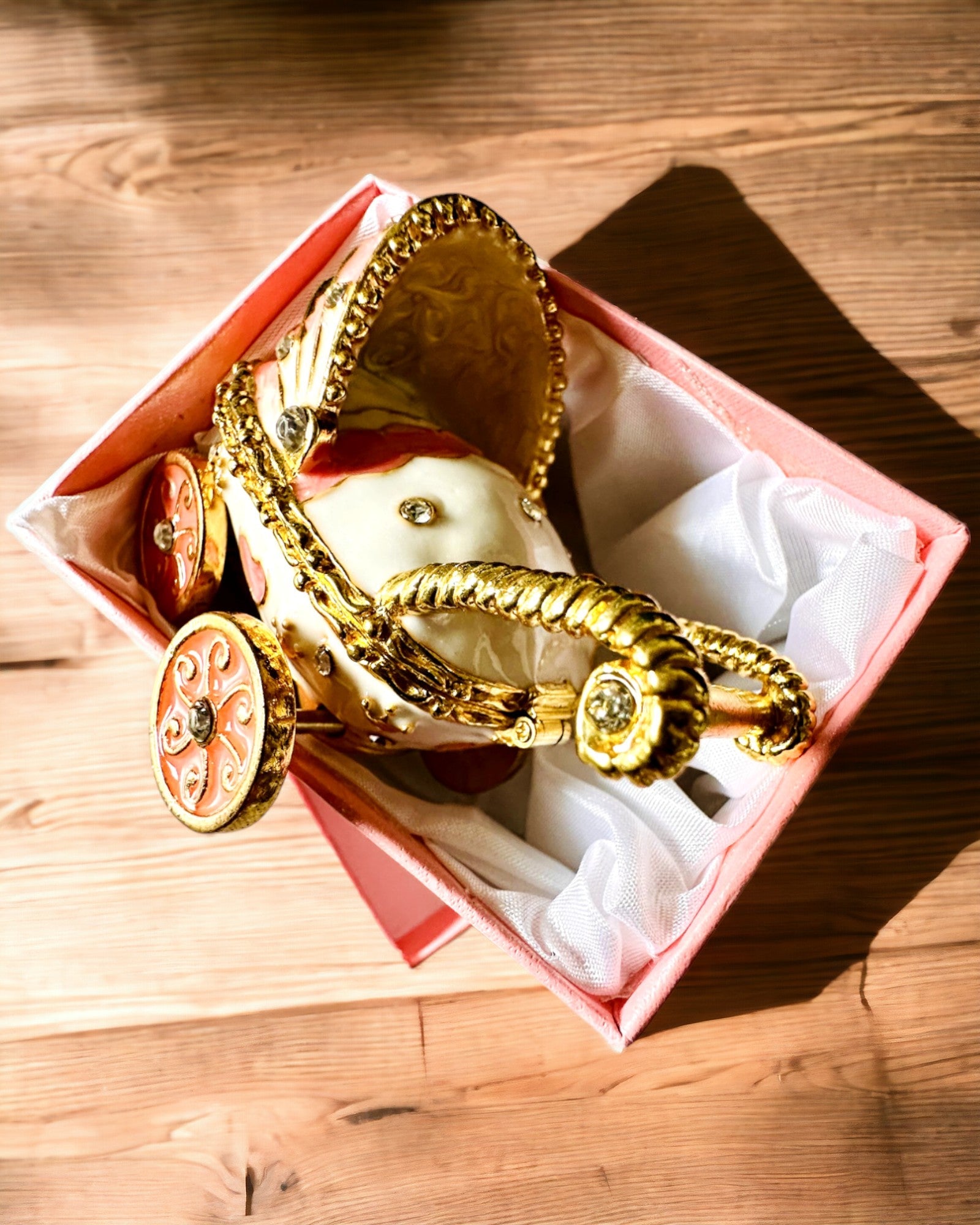 Pequeno Carrinho de Contos de Fadas para joias, tesouros - Elegância Real, personalização com gravação