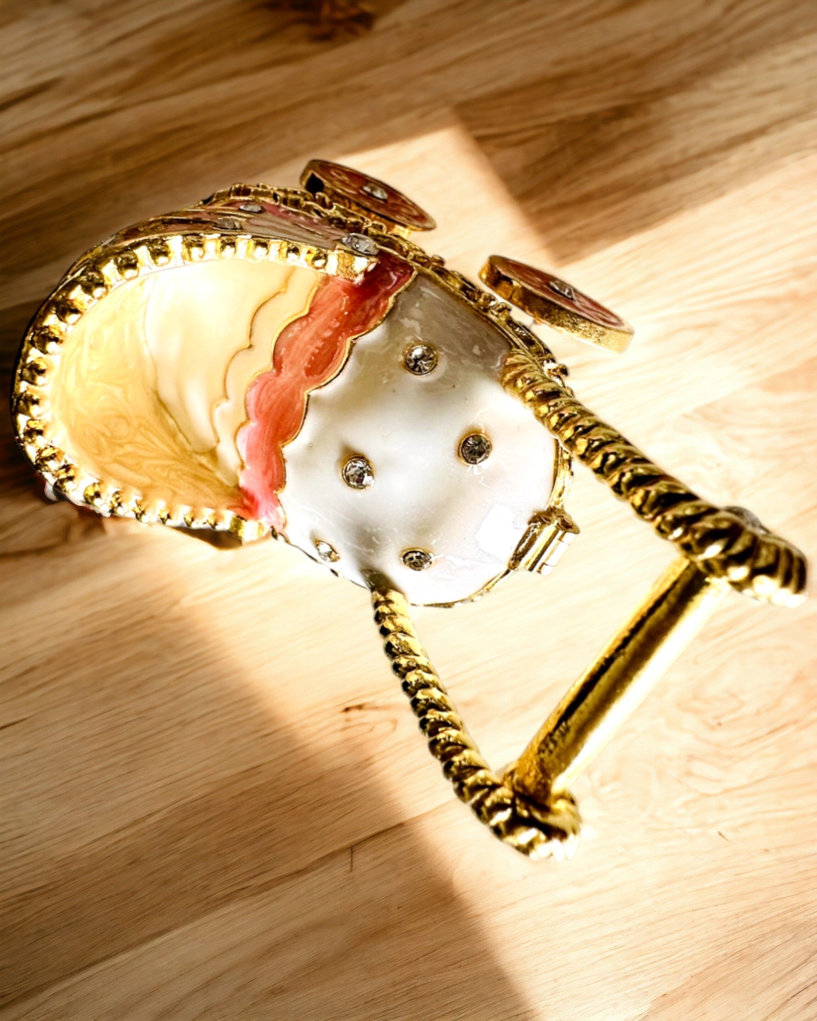 Pequeno Carrinho de Contos de Fadas para joias, tesouros - Elegância Real, personalização com gravação