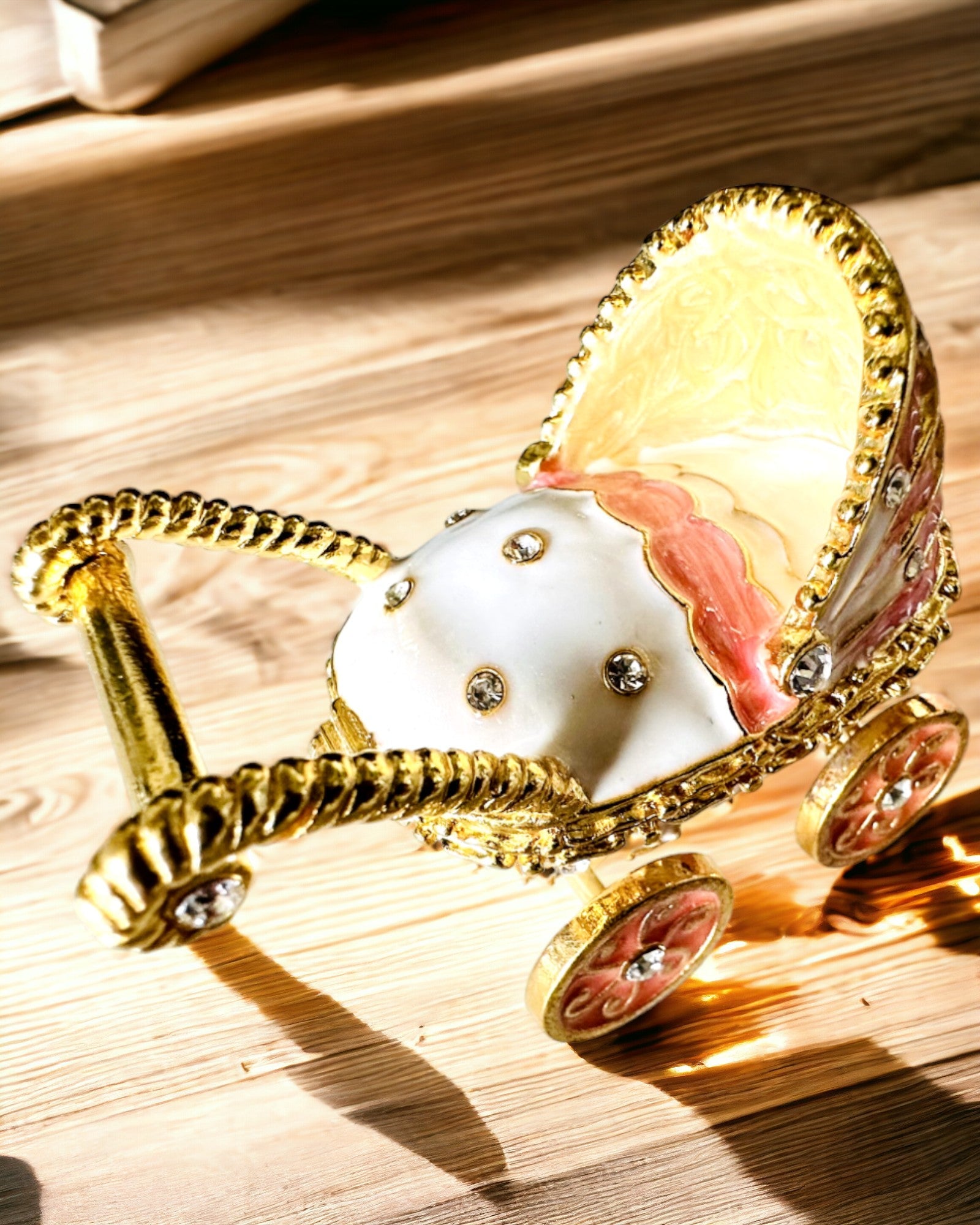 Pequeno Carrinho de Contos de Fadas para joias, tesouros - Elegância Real, personalização com gravação