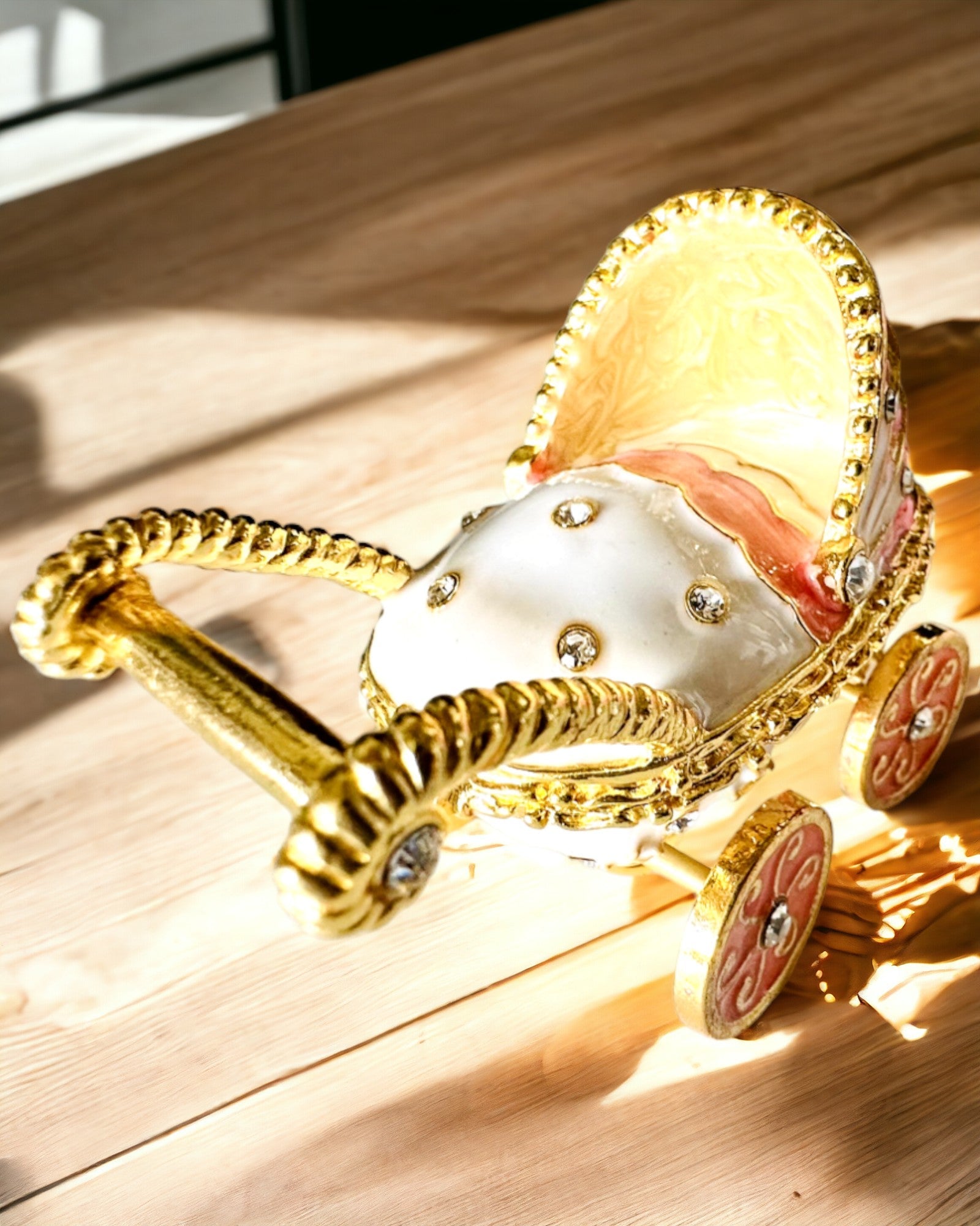 Pequeno Carrinho de Contos de Fadas para joias, tesouros - Elegância Real, personalização com gravação