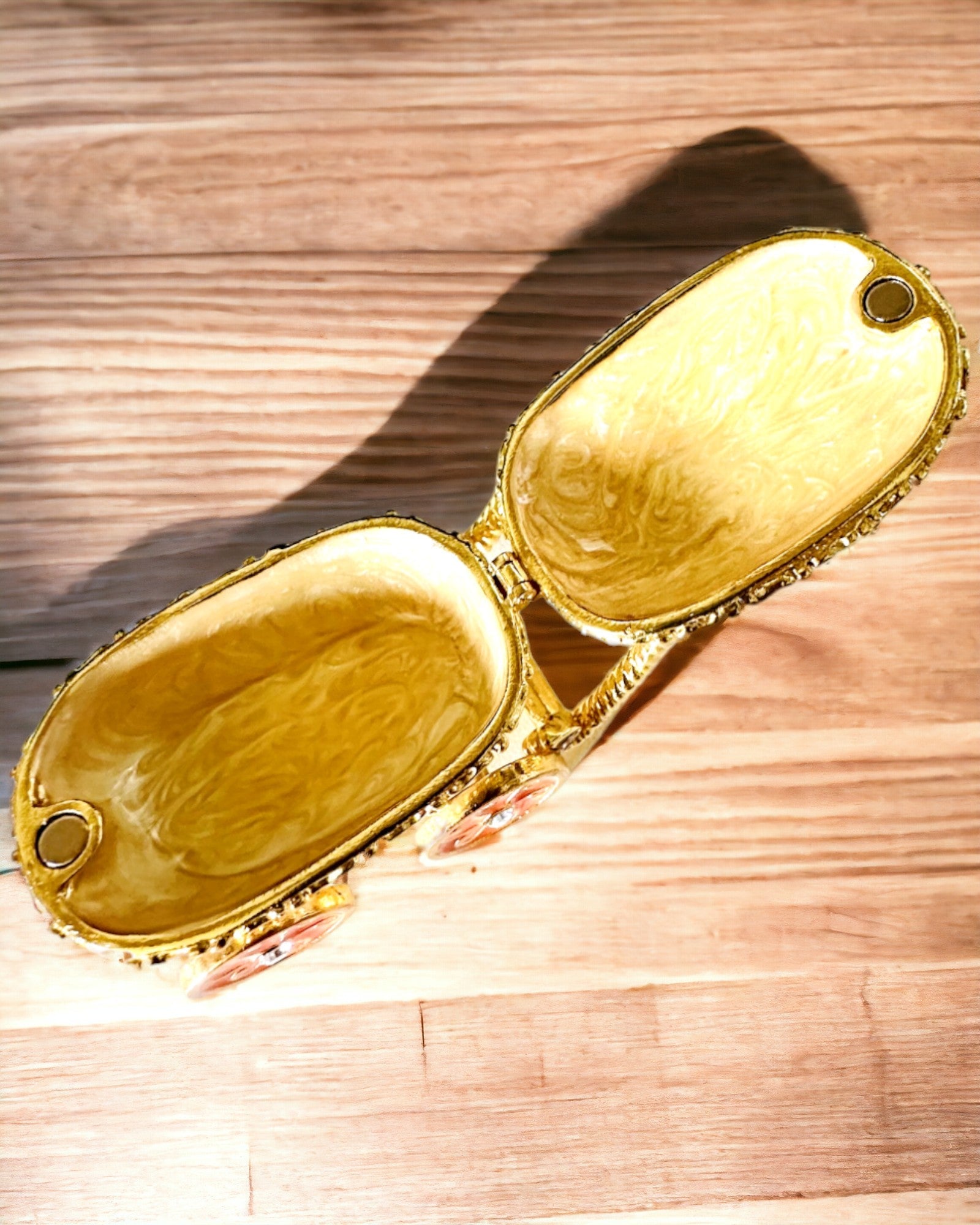 Pequeno Carrinho de Contos de Fadas para joias, tesouros - Elegância Real, personalização com gravação