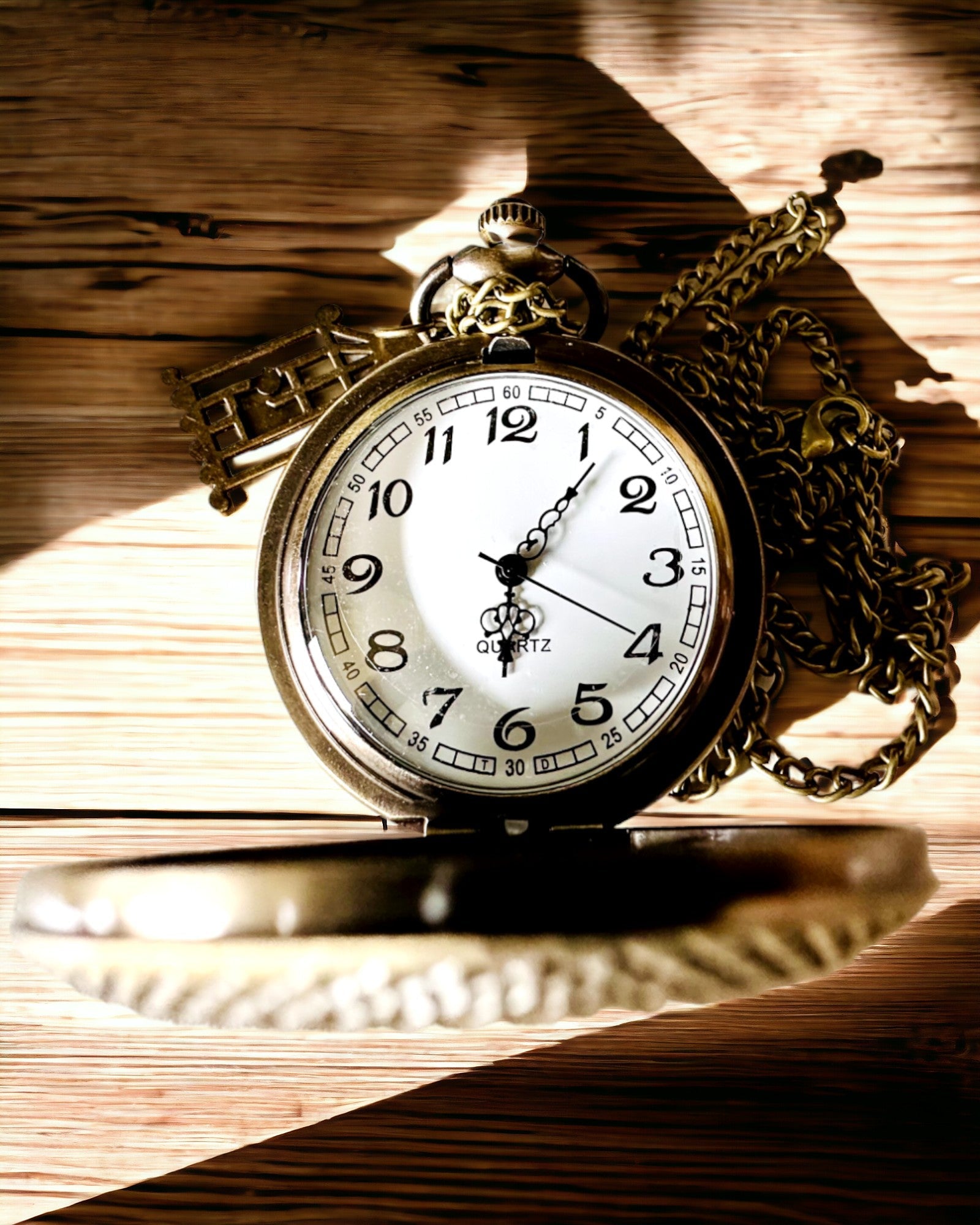 Relógio de Bolso "Elegância Borboleta" com possibilidade de personalização por gravação