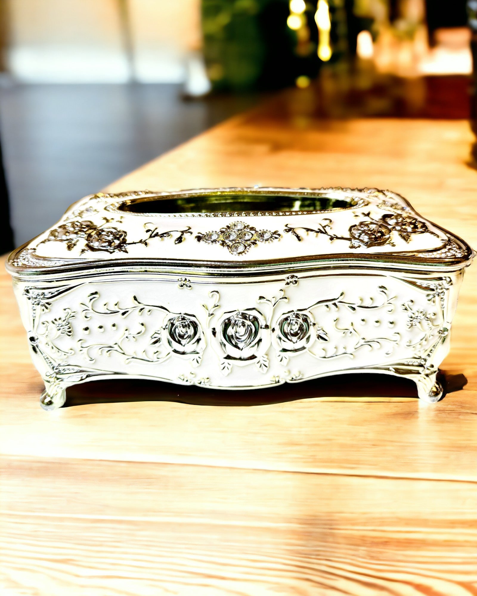 Caixa de Lenços com Padrão Relevado de Rosa - Acessório Elegante para Interiores, branco