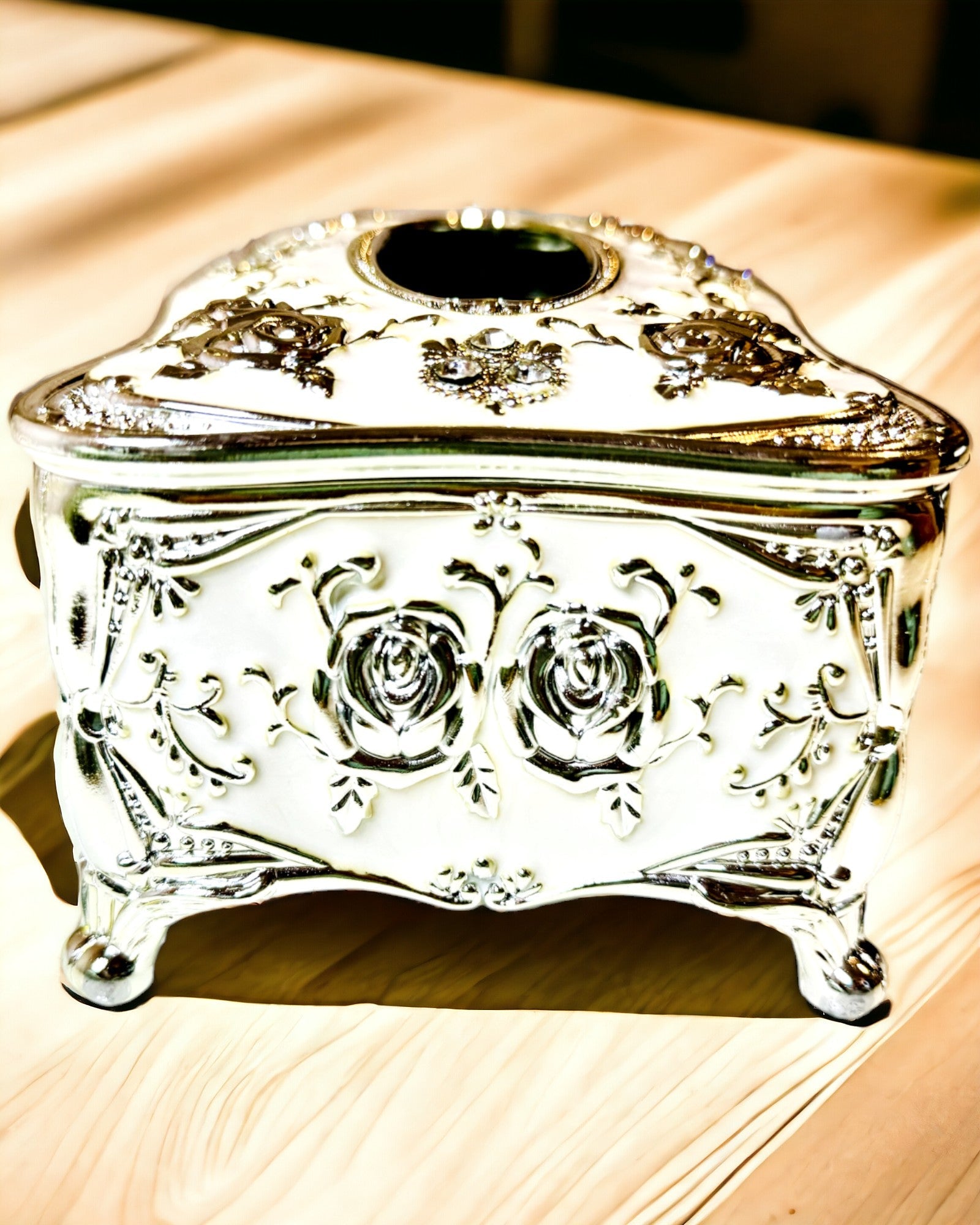 Caixa de Lenços com Padrão Relevado de Rosa - Acessório Elegante para Interiores, branco