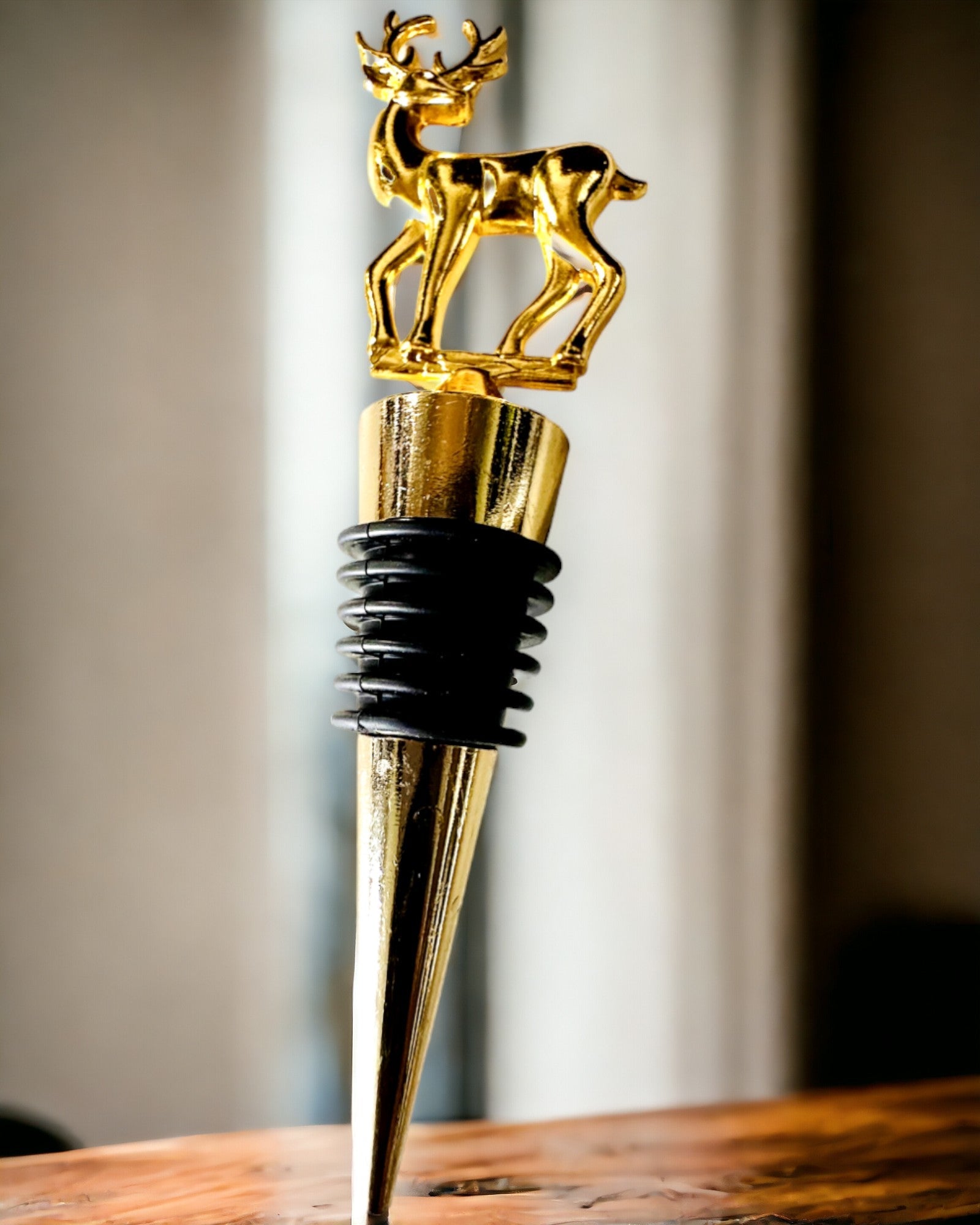 Rolha de Vinho Metálica Exclusiva com Veado - Elegante e Funcional, possibilidade de personalização com gravação
