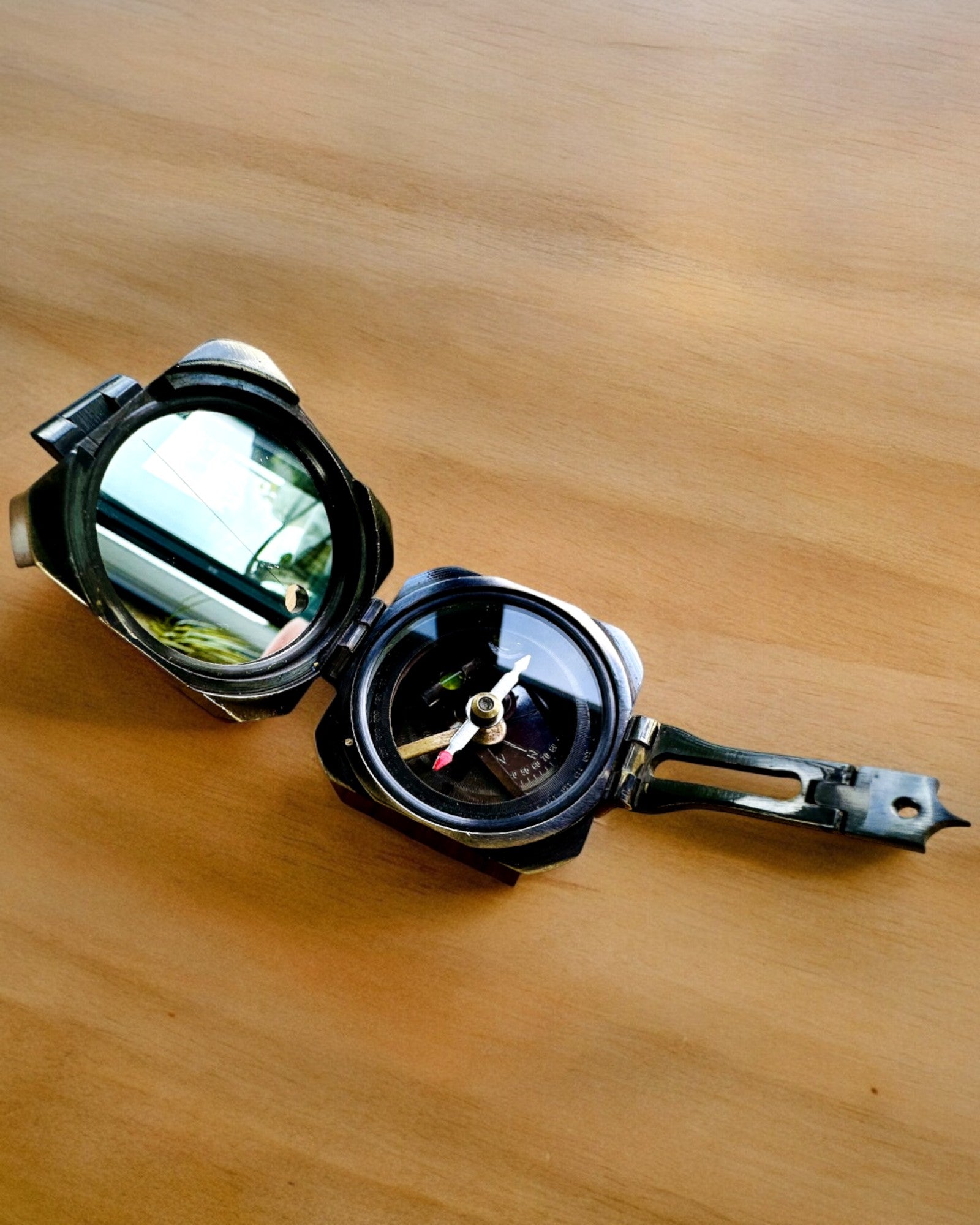 Compasso sólido e premium Capitão "Navigator" - com opção de personalização por gravação