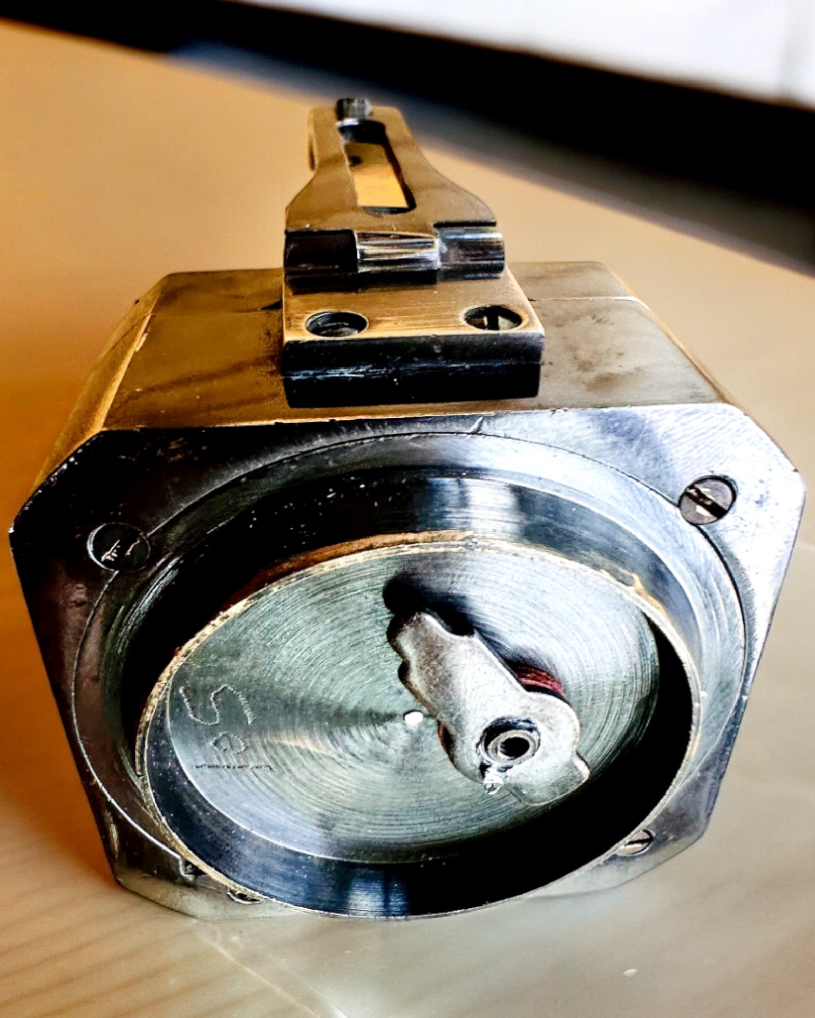 Compasso sólido e premium Capitão "Navigator" - com opção de personalização por gravação