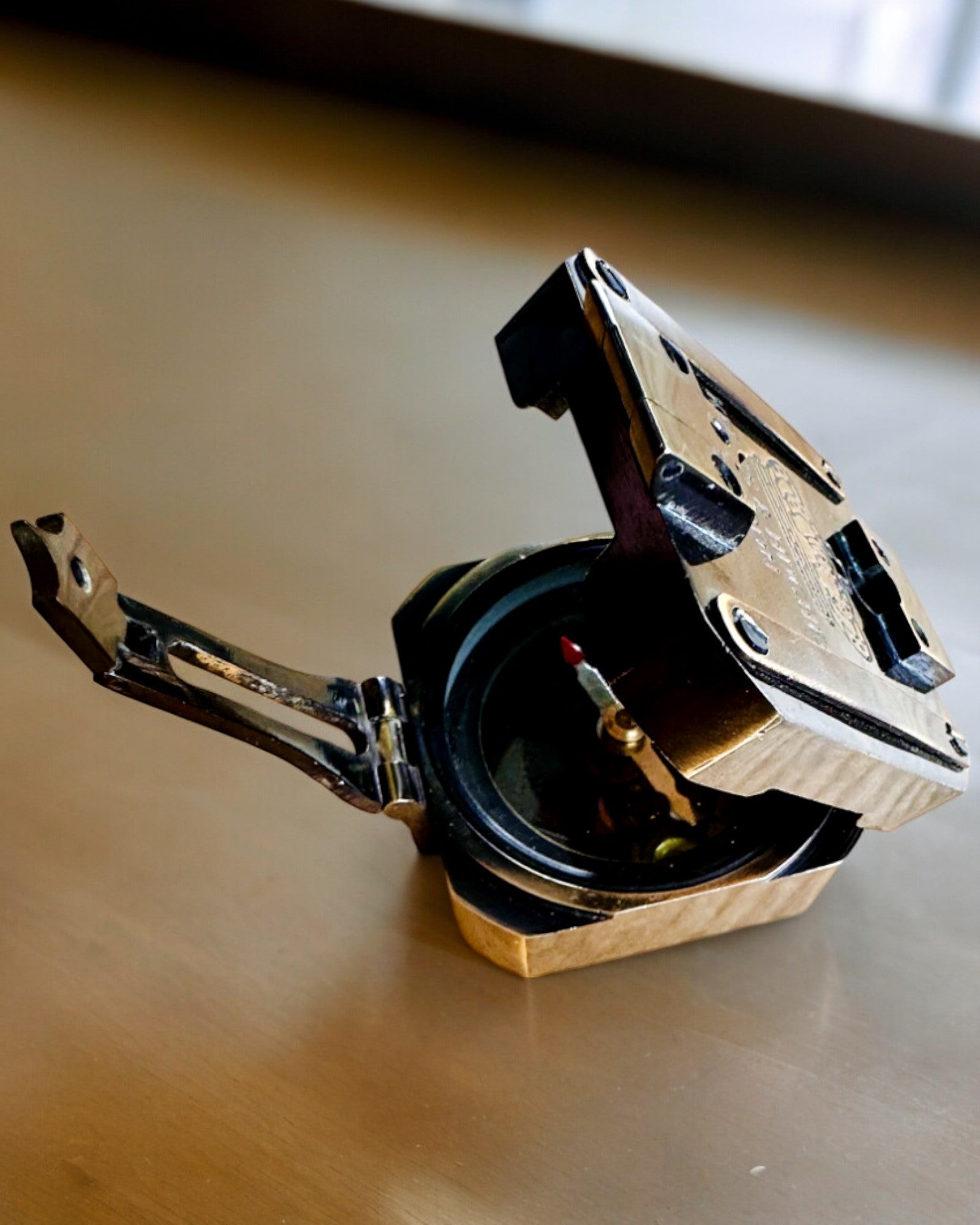 Compasso sólido e premium Capitão "Navigator" - com opção de personalização por gravação