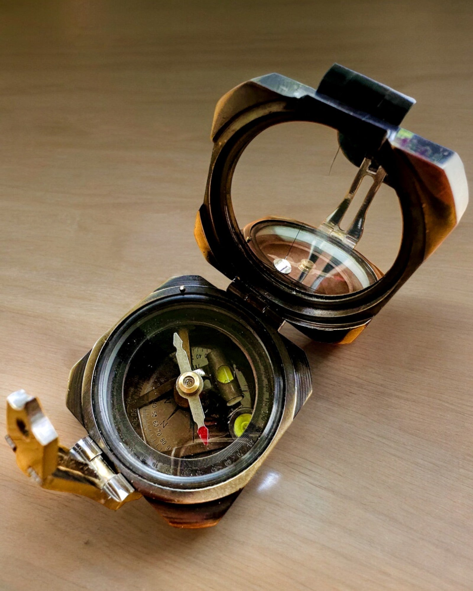 Compasso sólido e premium Capitão "Navigator" - com opção de personalização por gravação