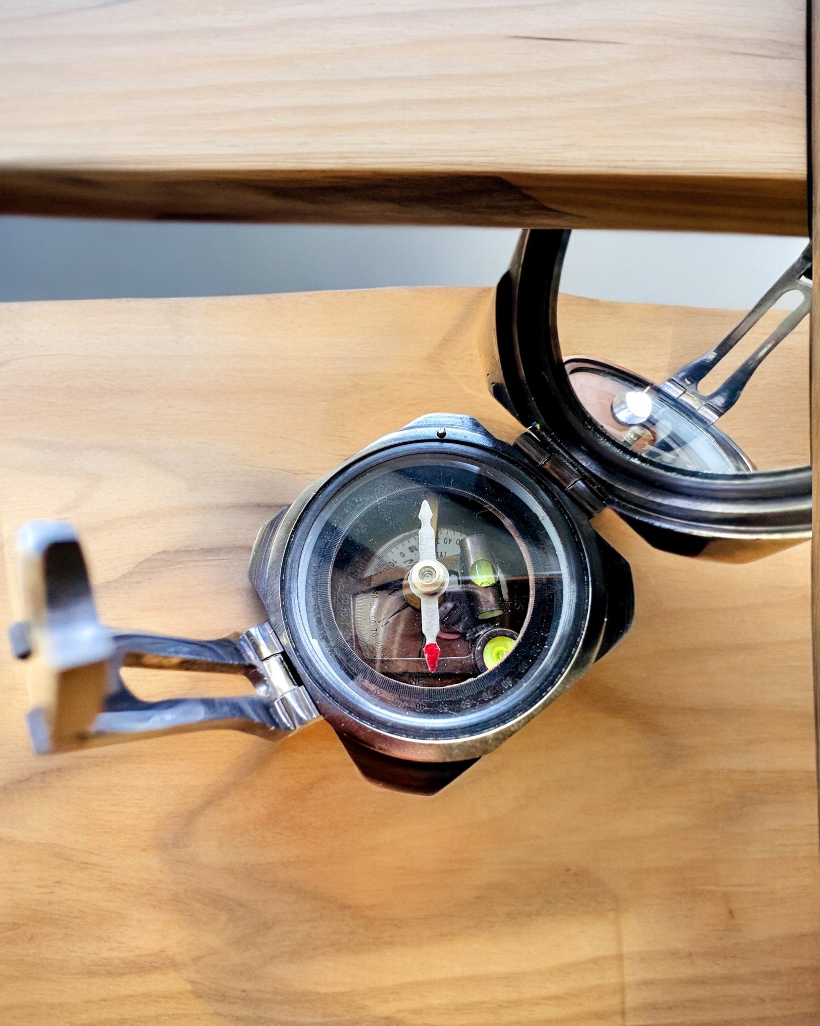 Compasso sólido e premium Capitão "Navigator" - com opção de personalização por gravação