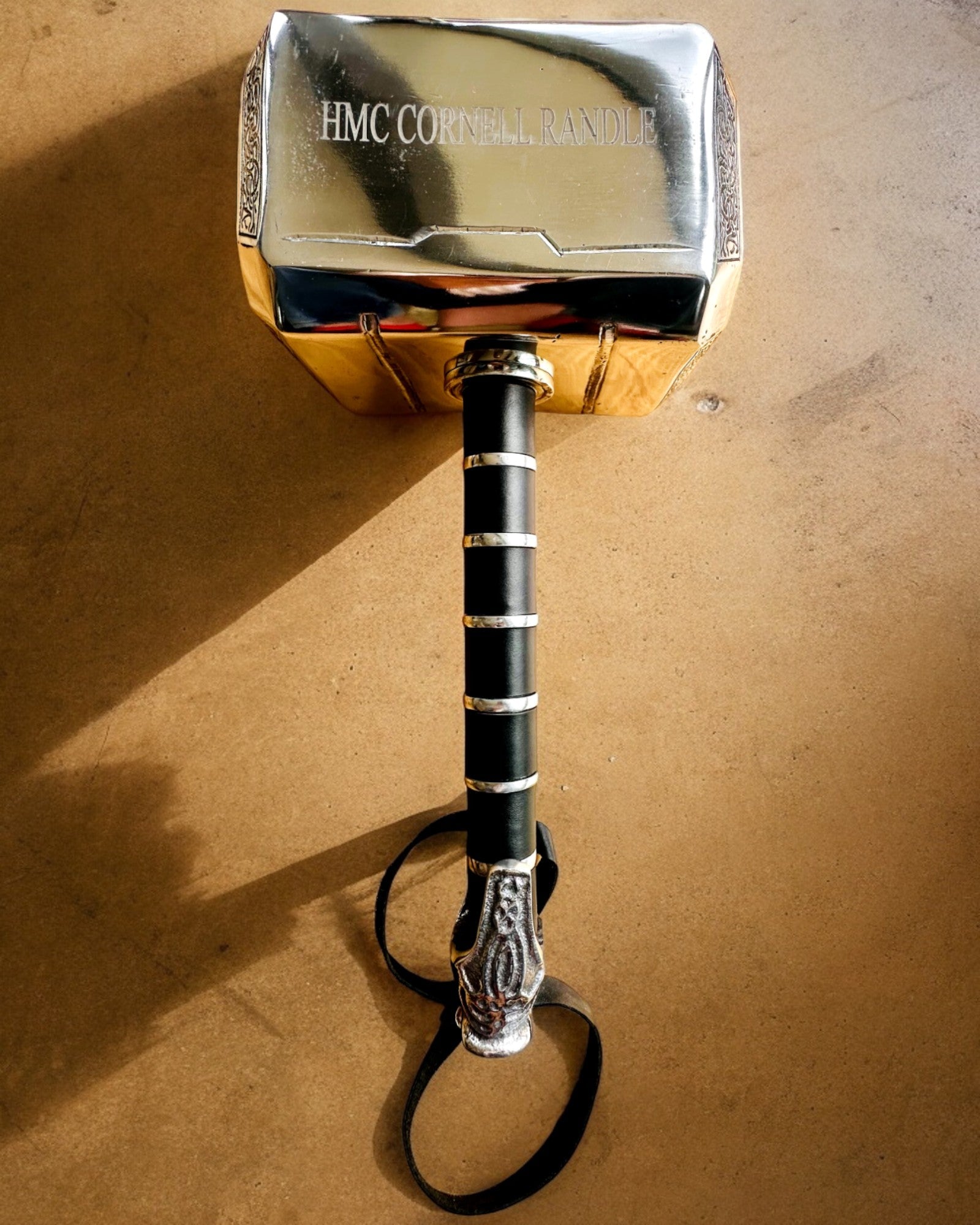 Martelo de Thor "Chief" - Martelo Artesanal Feito à Mão, personalização com gravação para presente