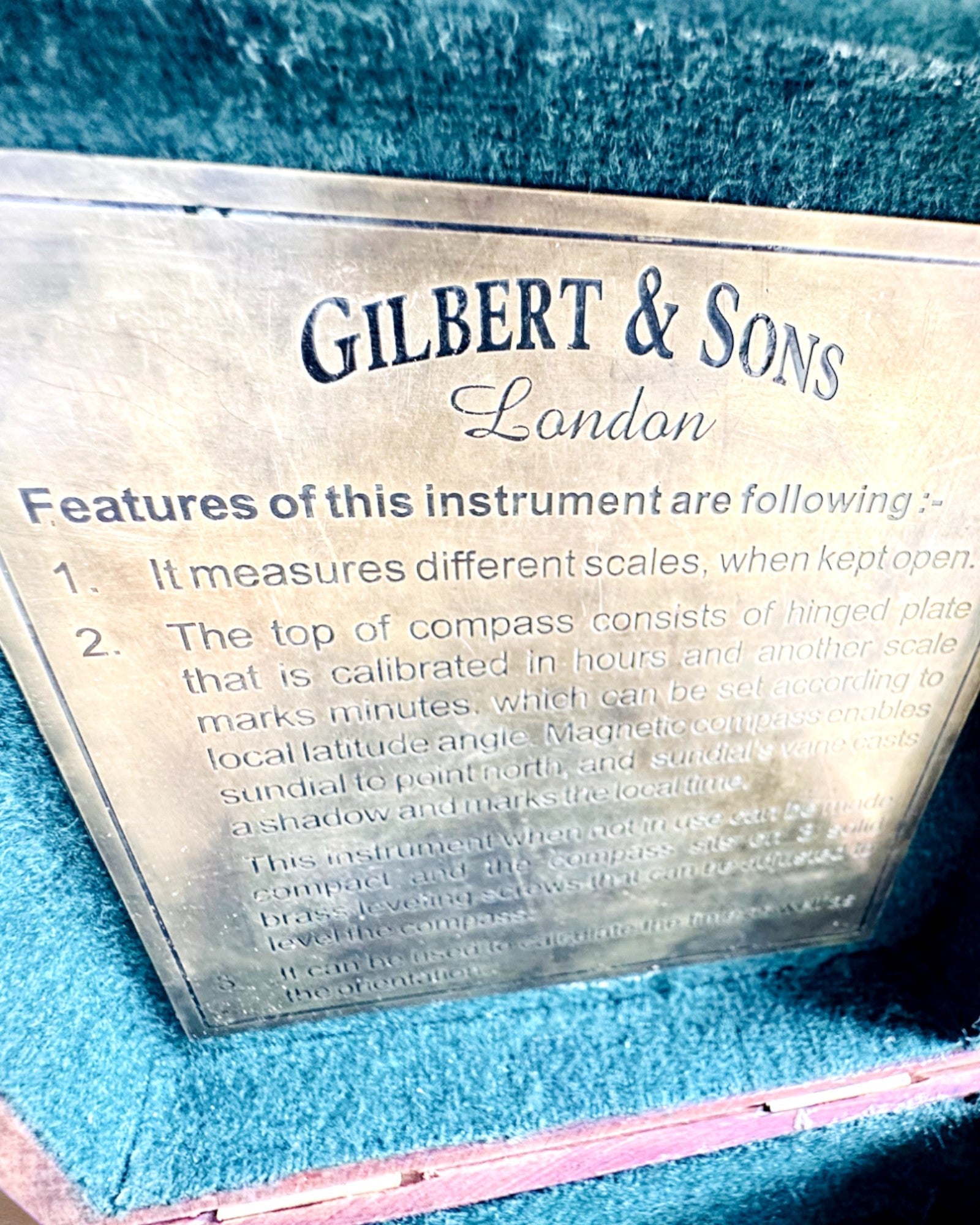 Grande Caixa de Madeira para Bússola "Gilbert & Sons" com Possibilidade de Gravação